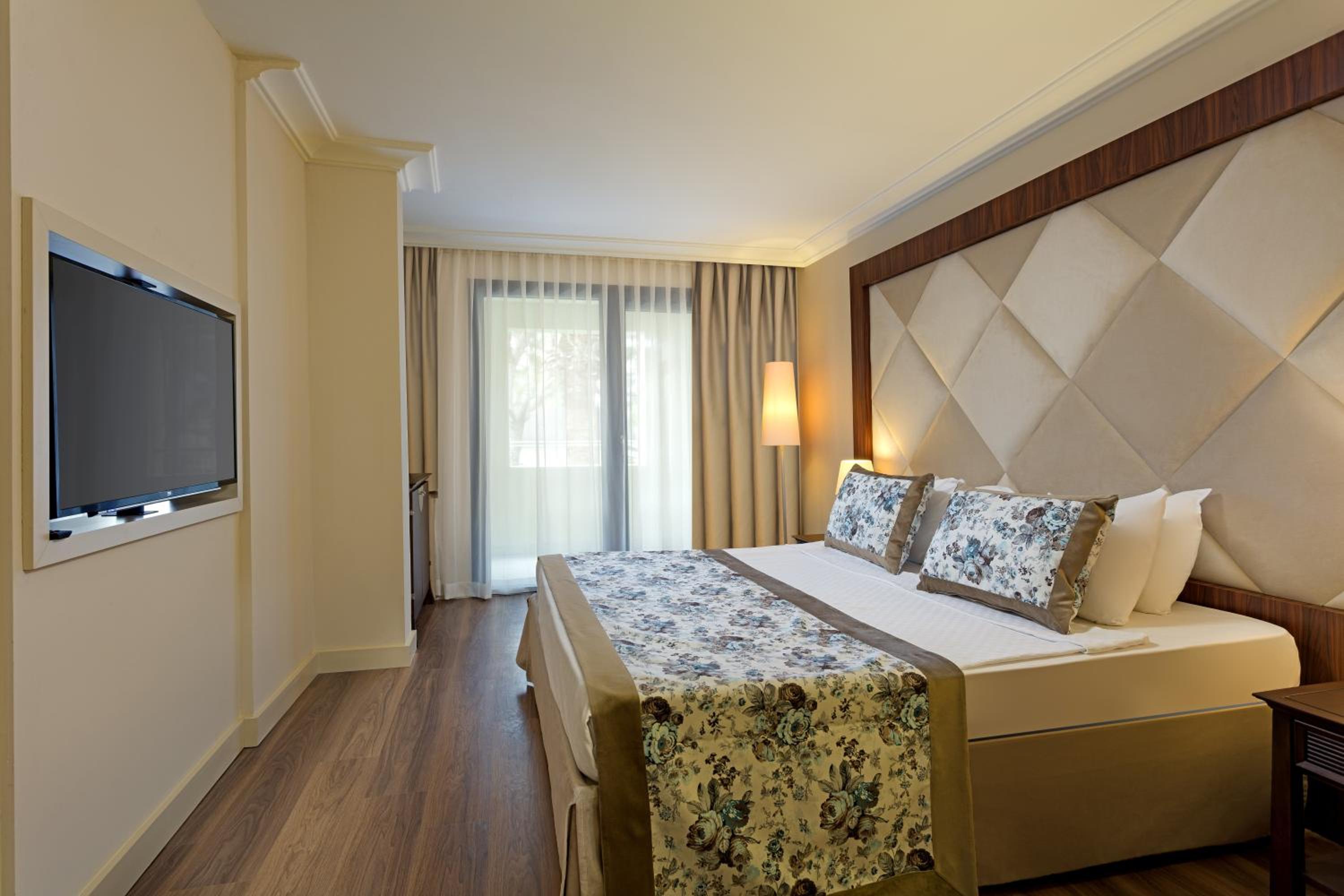 Junior Suite Superior (3 Adults + 1 Child) - Ultra All Inclusive thumbnail 5