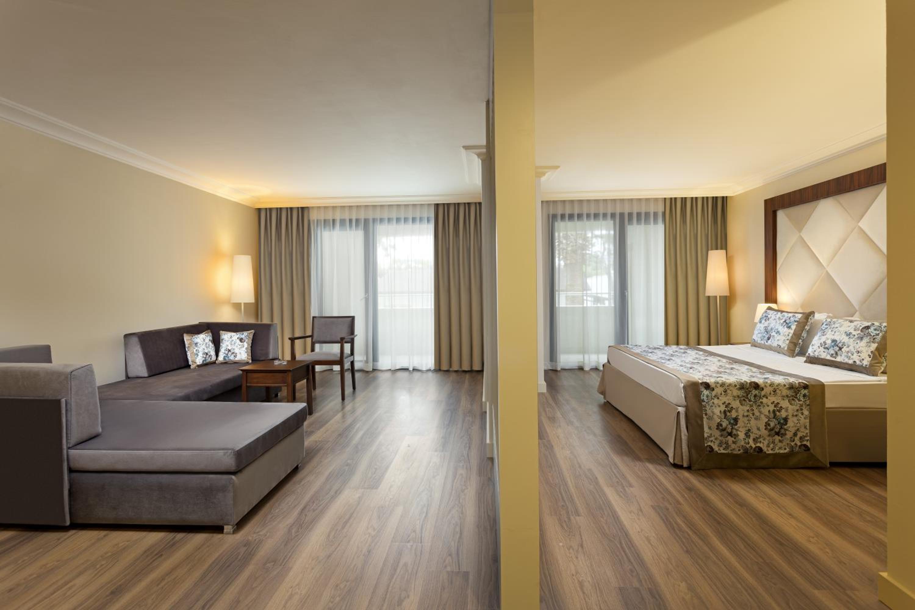 Junior Suite Superior (3 Adults + 1 Child) - Ultra All Inclusive thumbnail 6