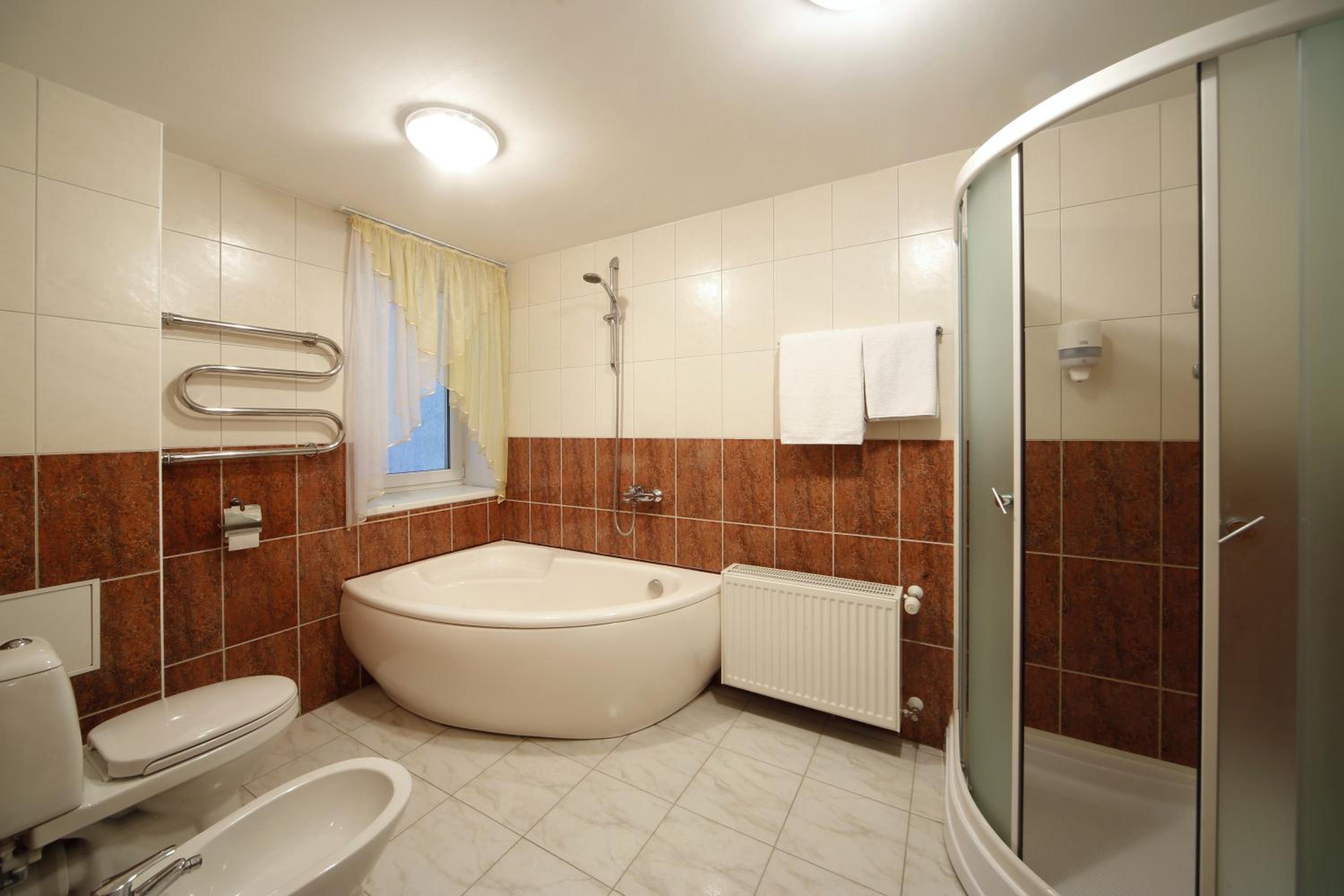 Quadruple Room with Bath photo 3