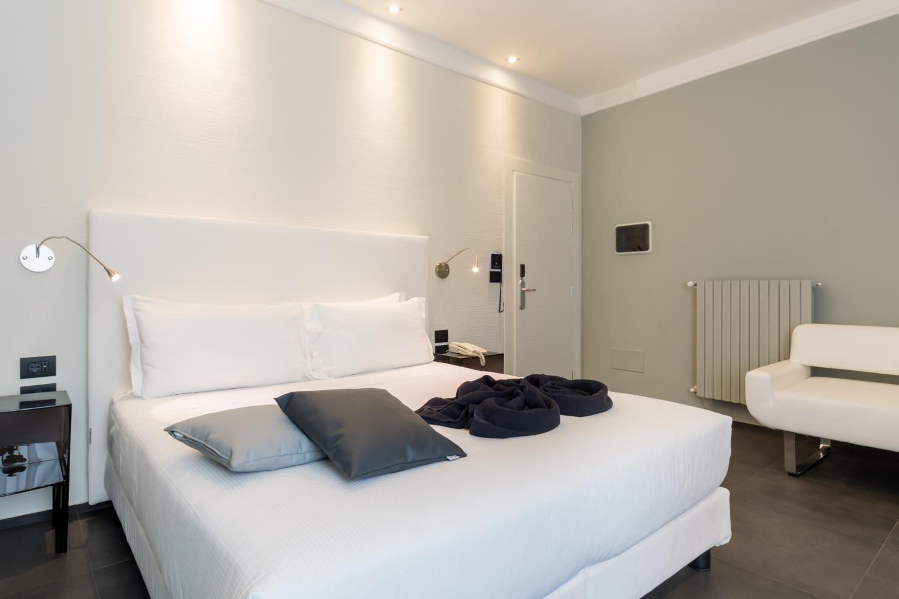 Relax in comfort in this stylish hotel room!