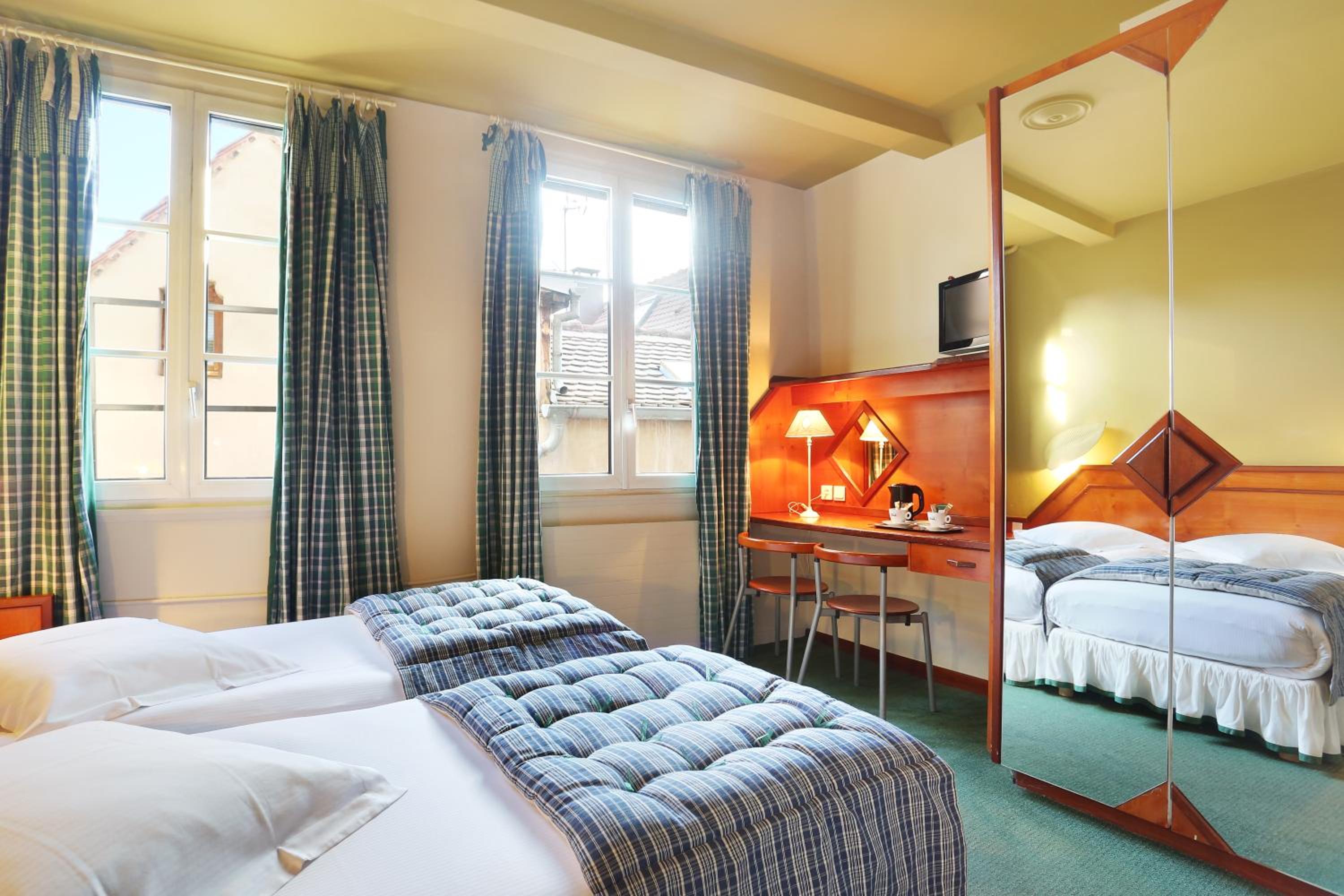 Cozy Twin Room at the Back - Photo 1