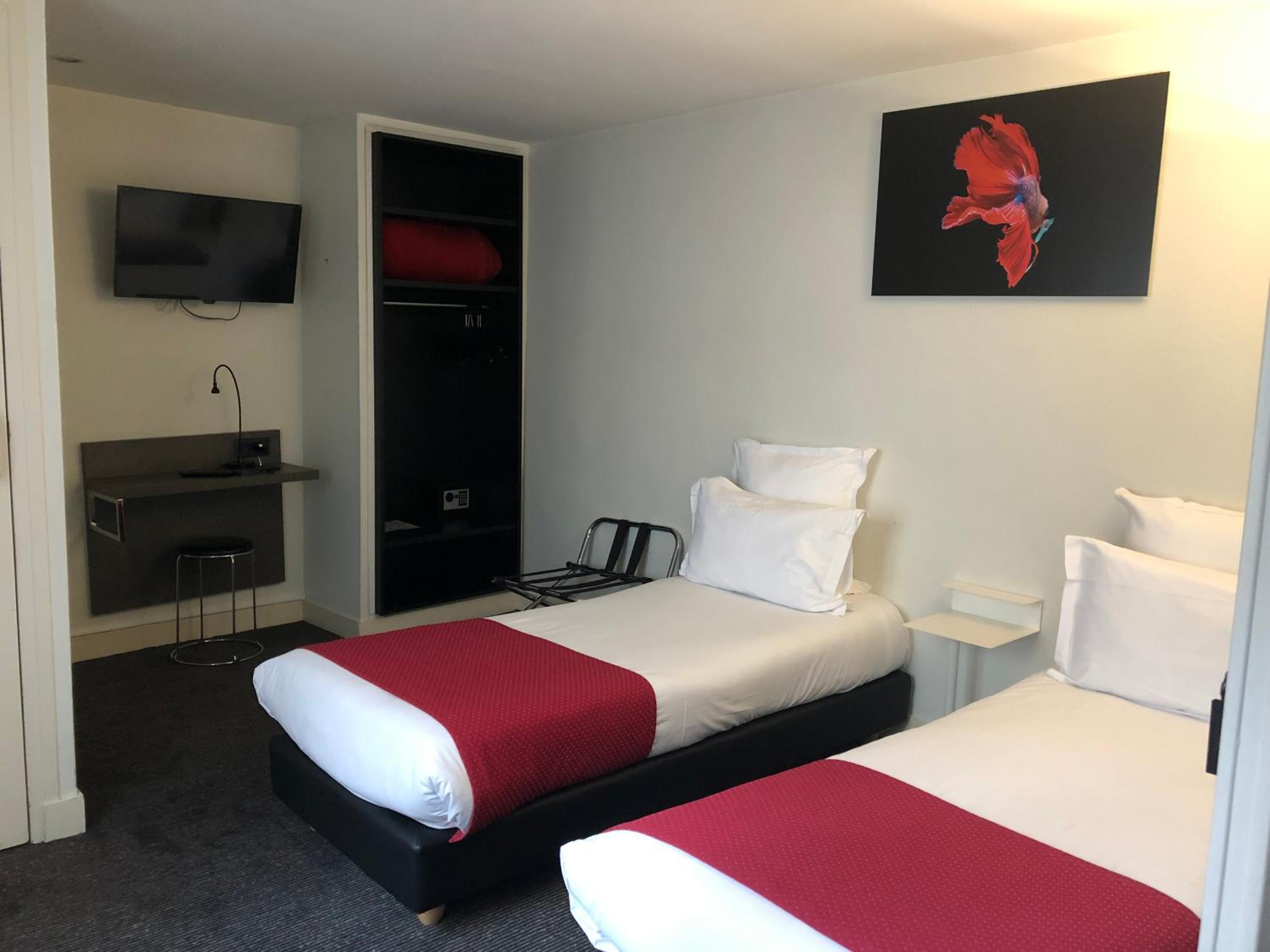 Standard Twin Room photo 3