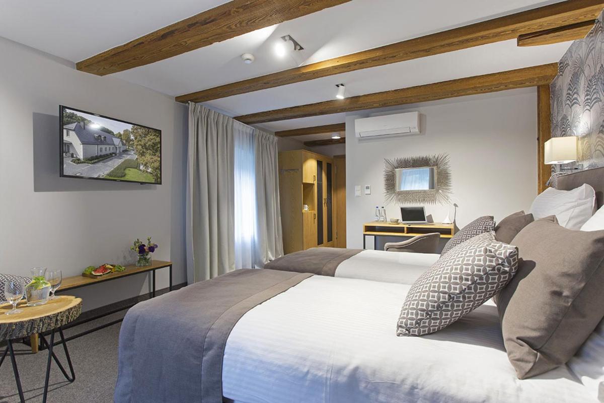 Twin Room - Photo 3