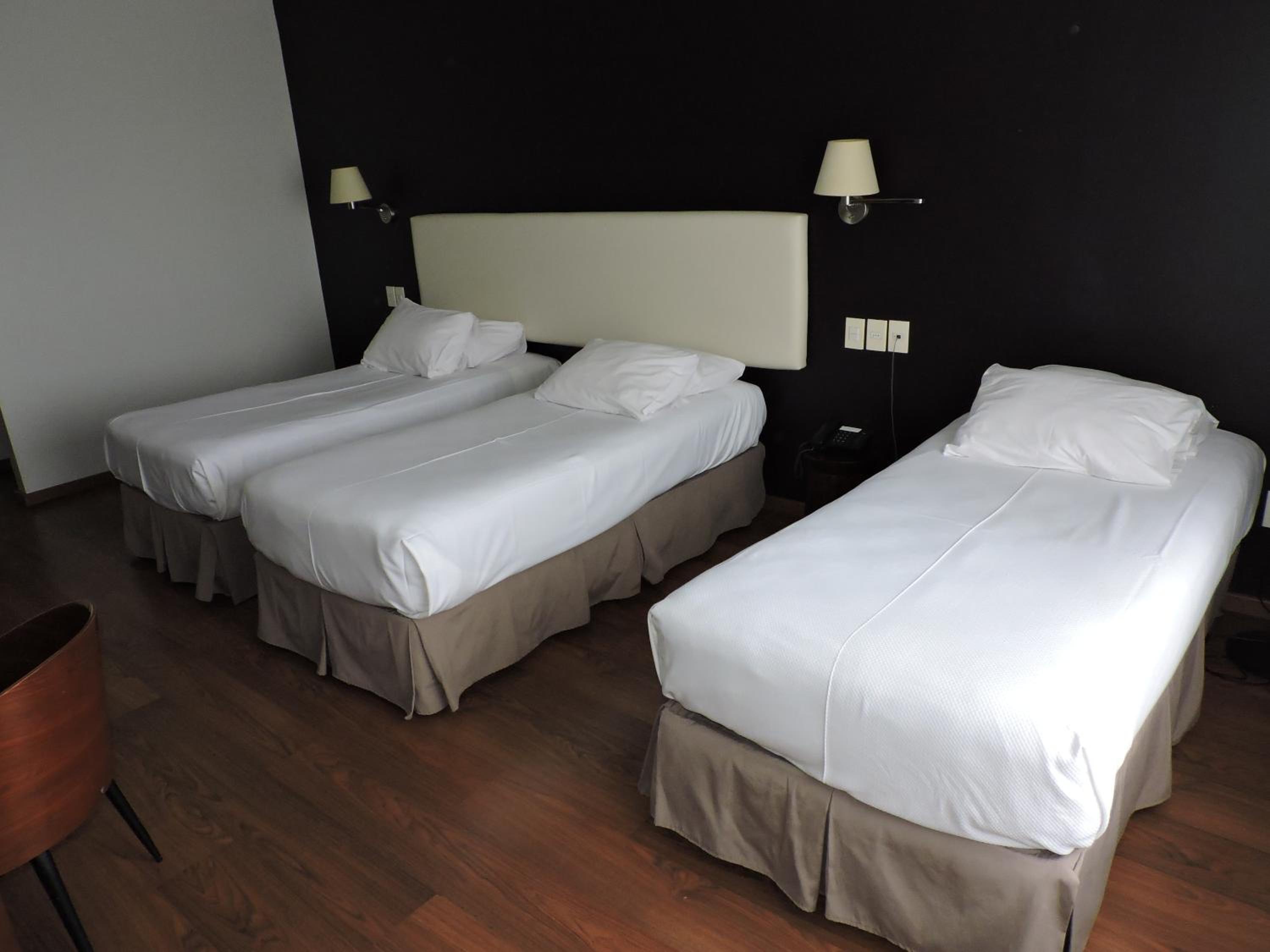 Classic Triple Room - Photo 2