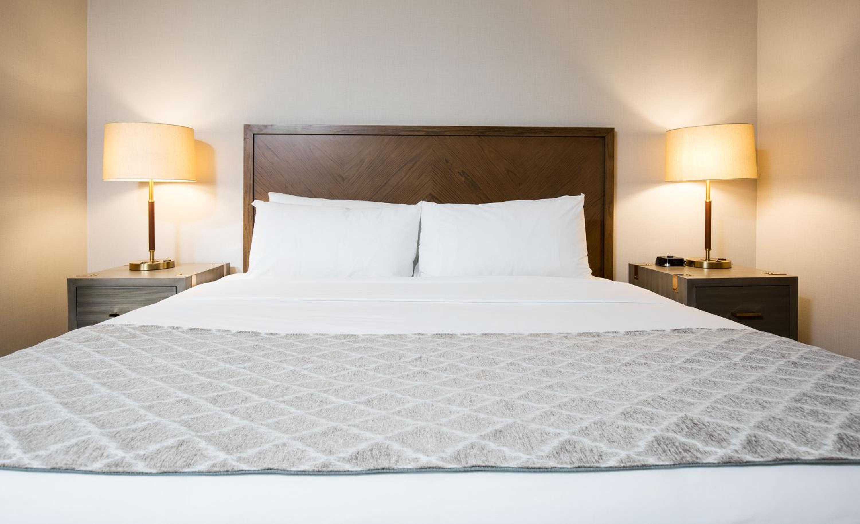 Deluxe King Room photo 1