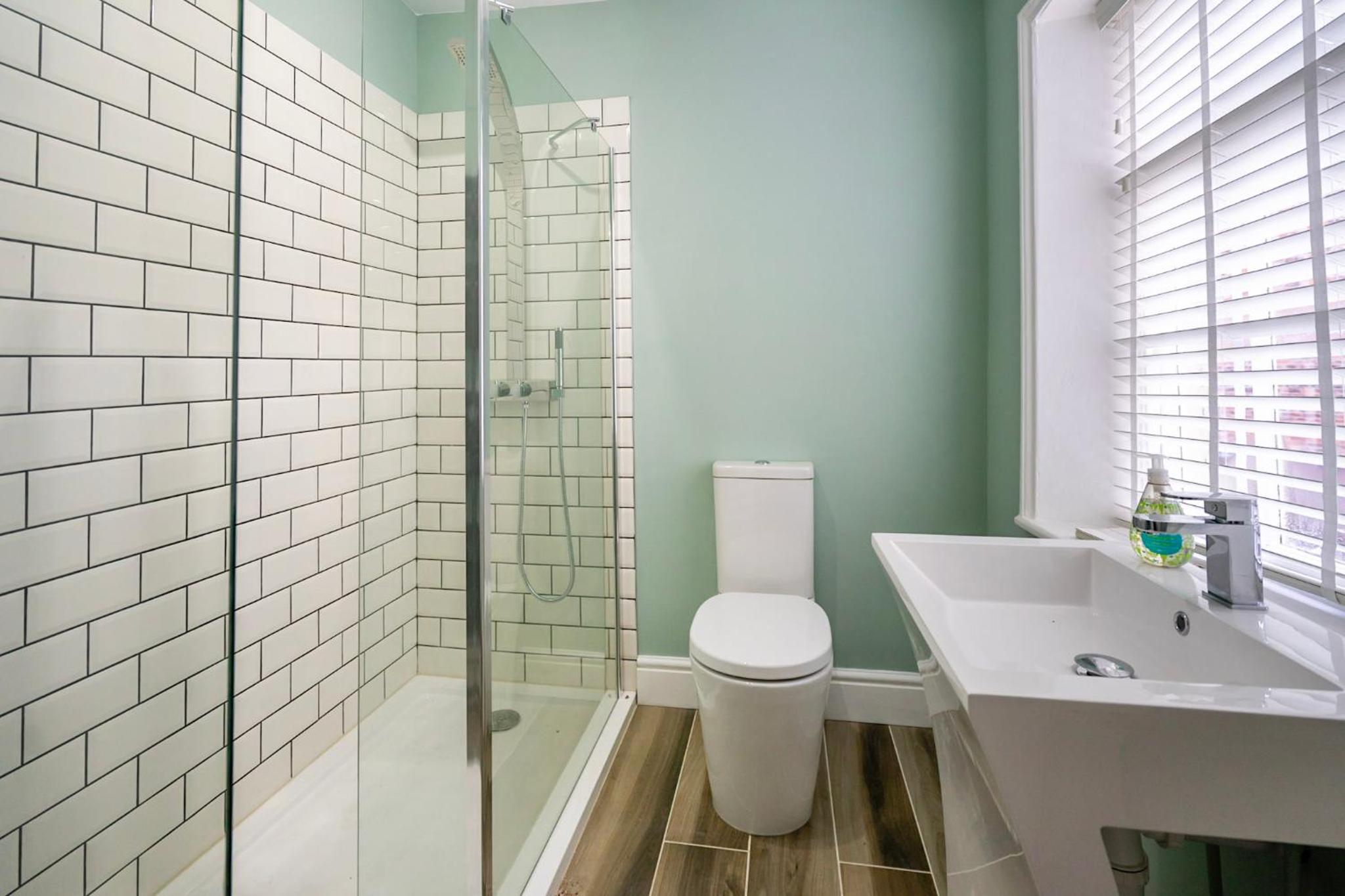 Two-Bedroom Apartment - Photo 11