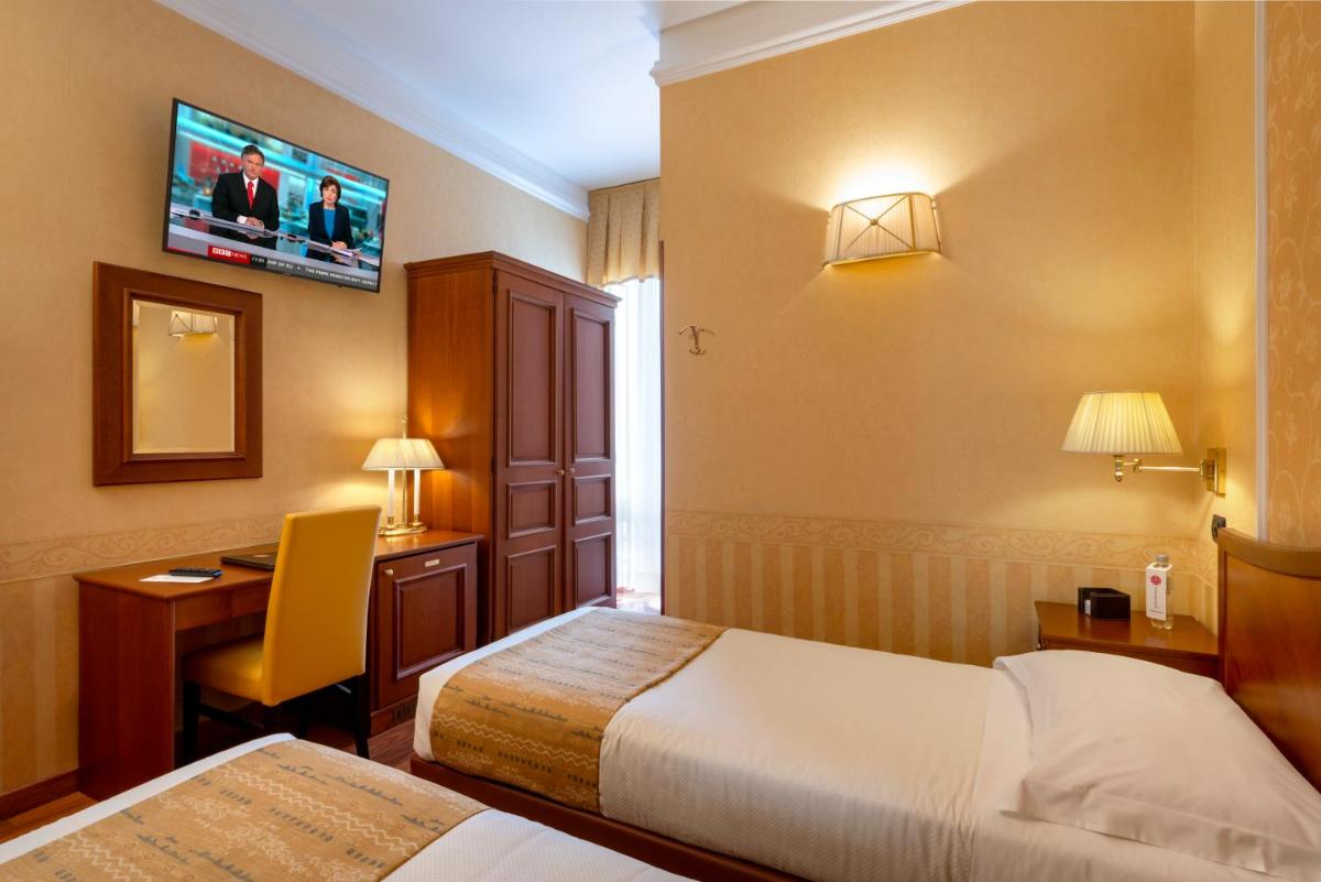 Classic Double or Twin Room thumbnail 6