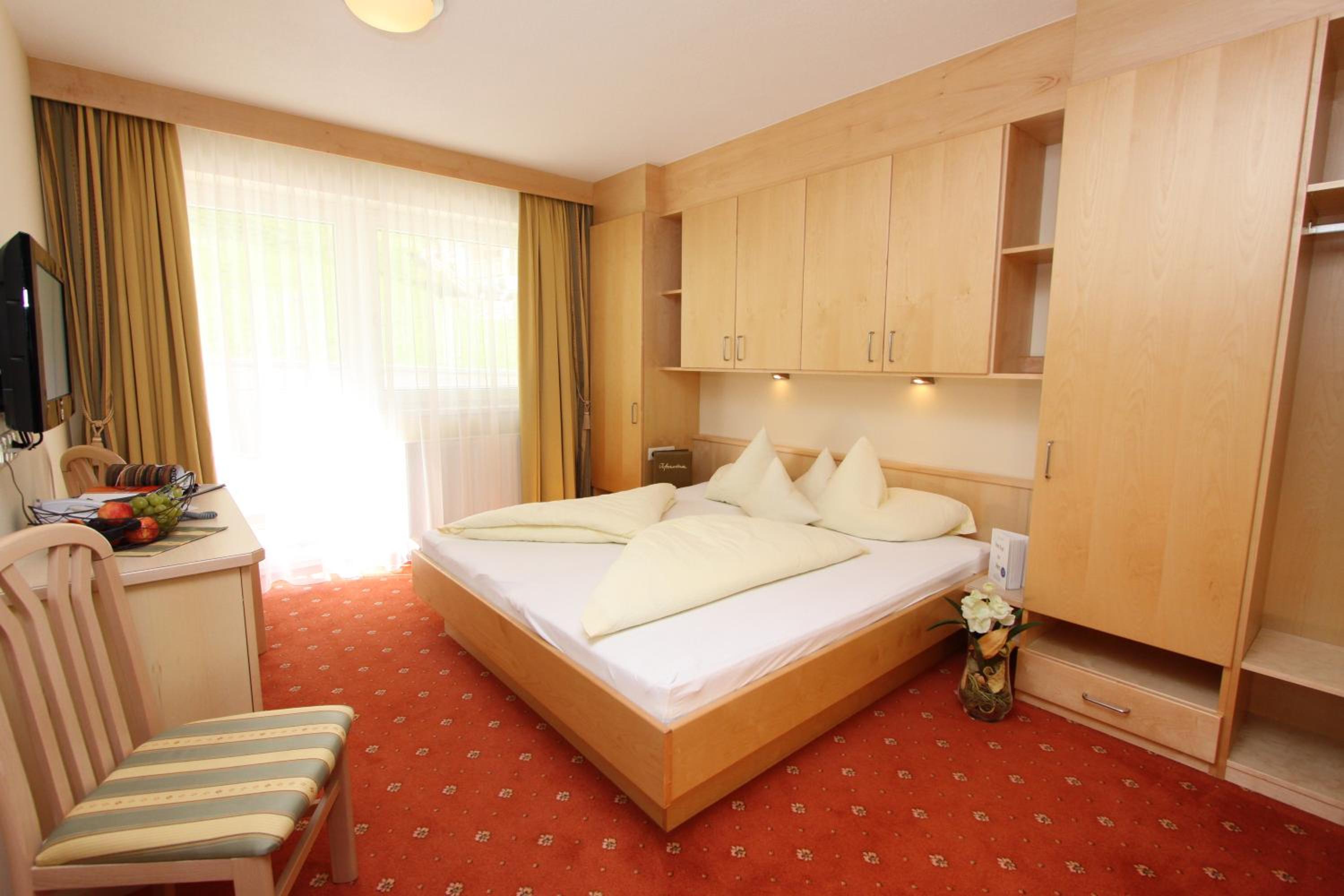 One-Bedroom Apartment (2 Adults)