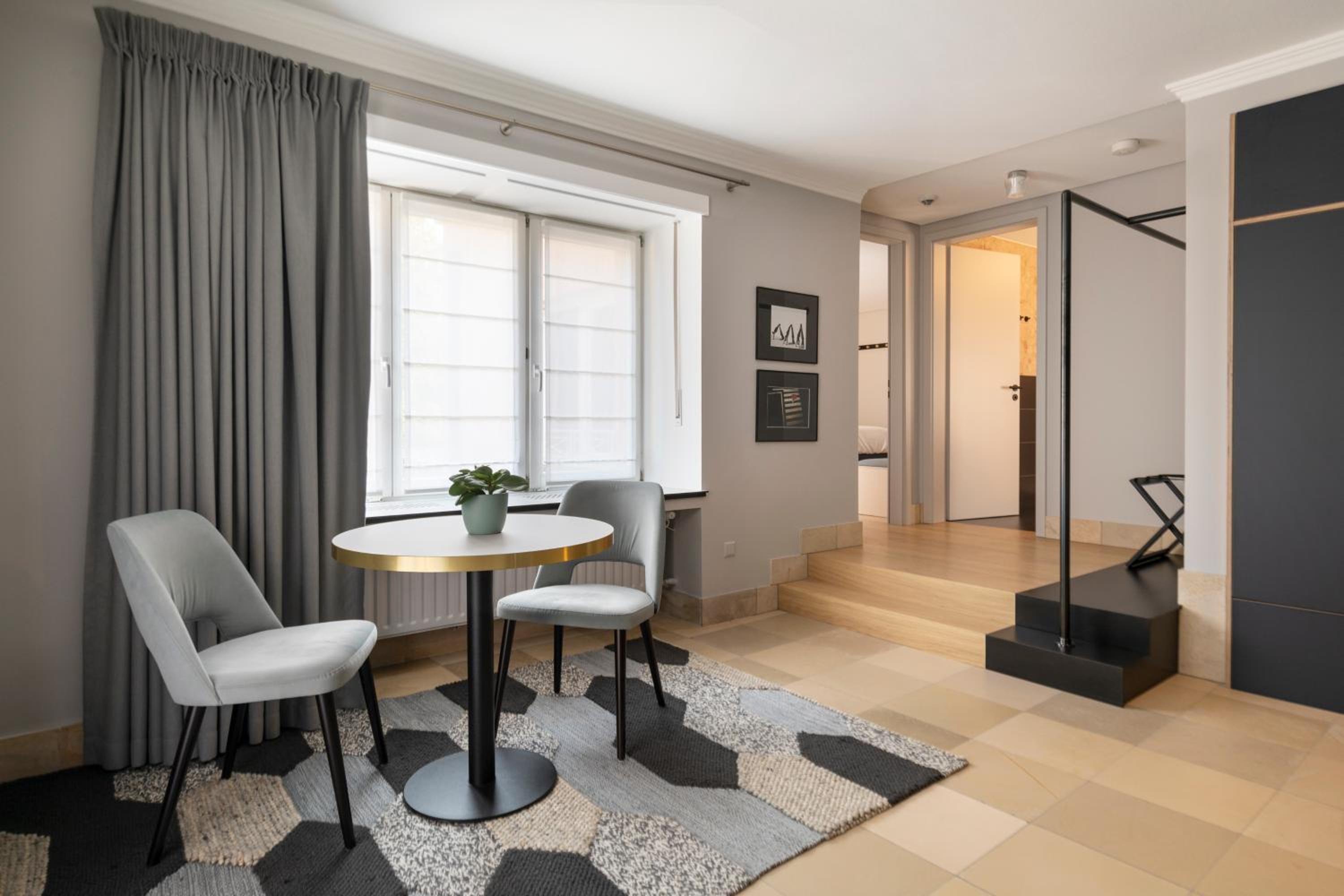 Suite - Photo 6