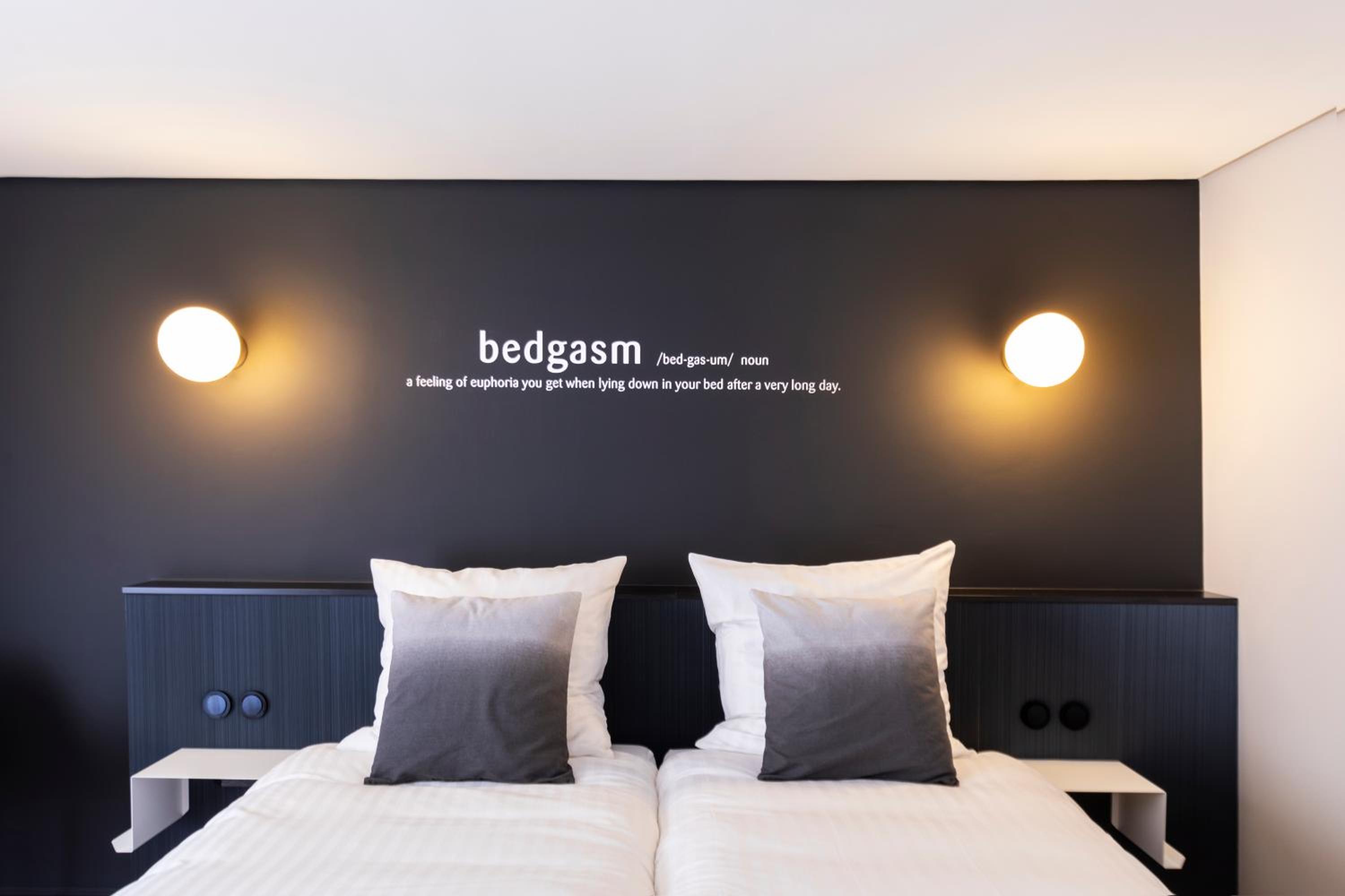 Suite - Photo 2