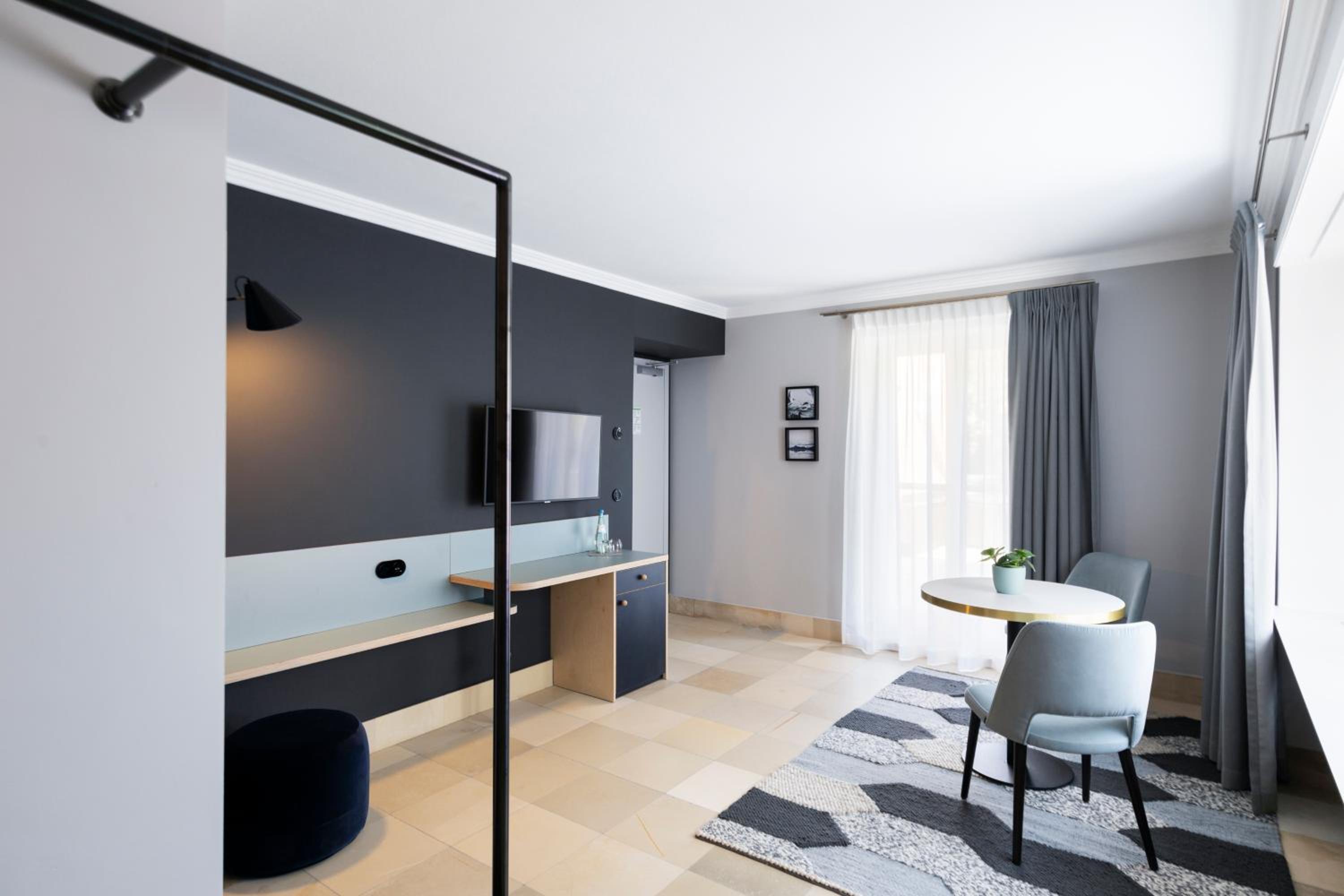 Suite - Photo 5