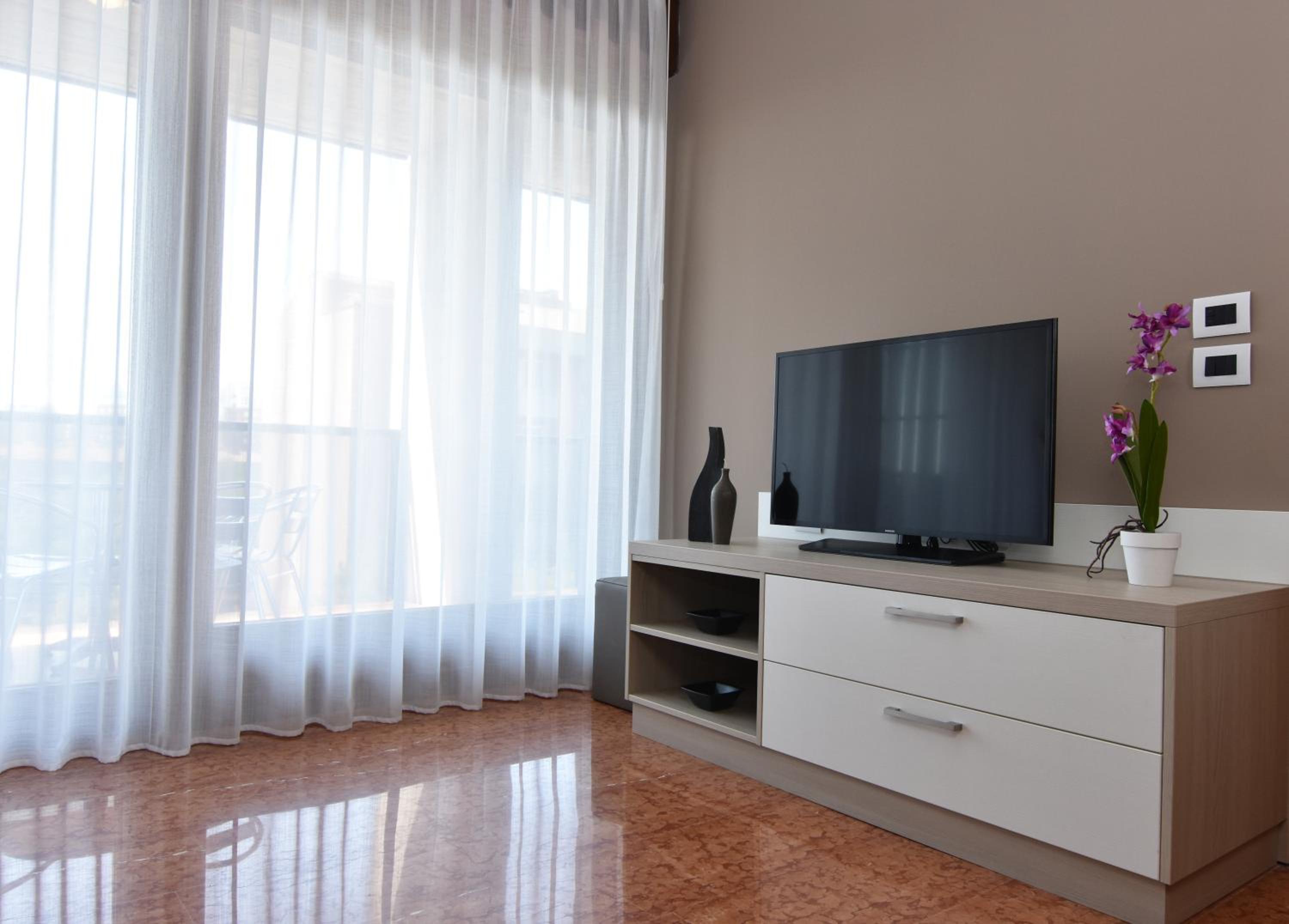 Superior One-Bedroom Apartment