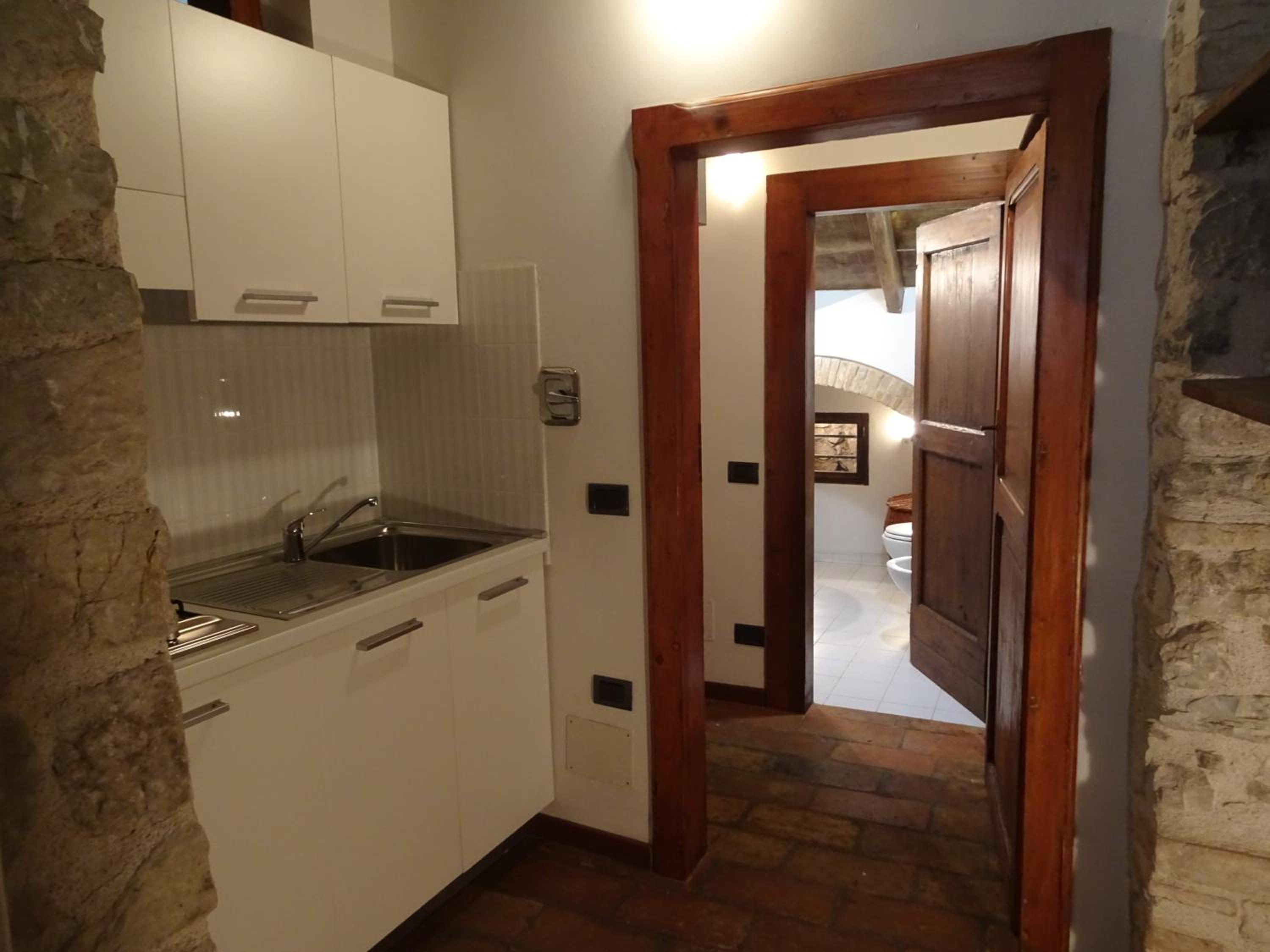 One-Bedroom Apartment - Photo 4
