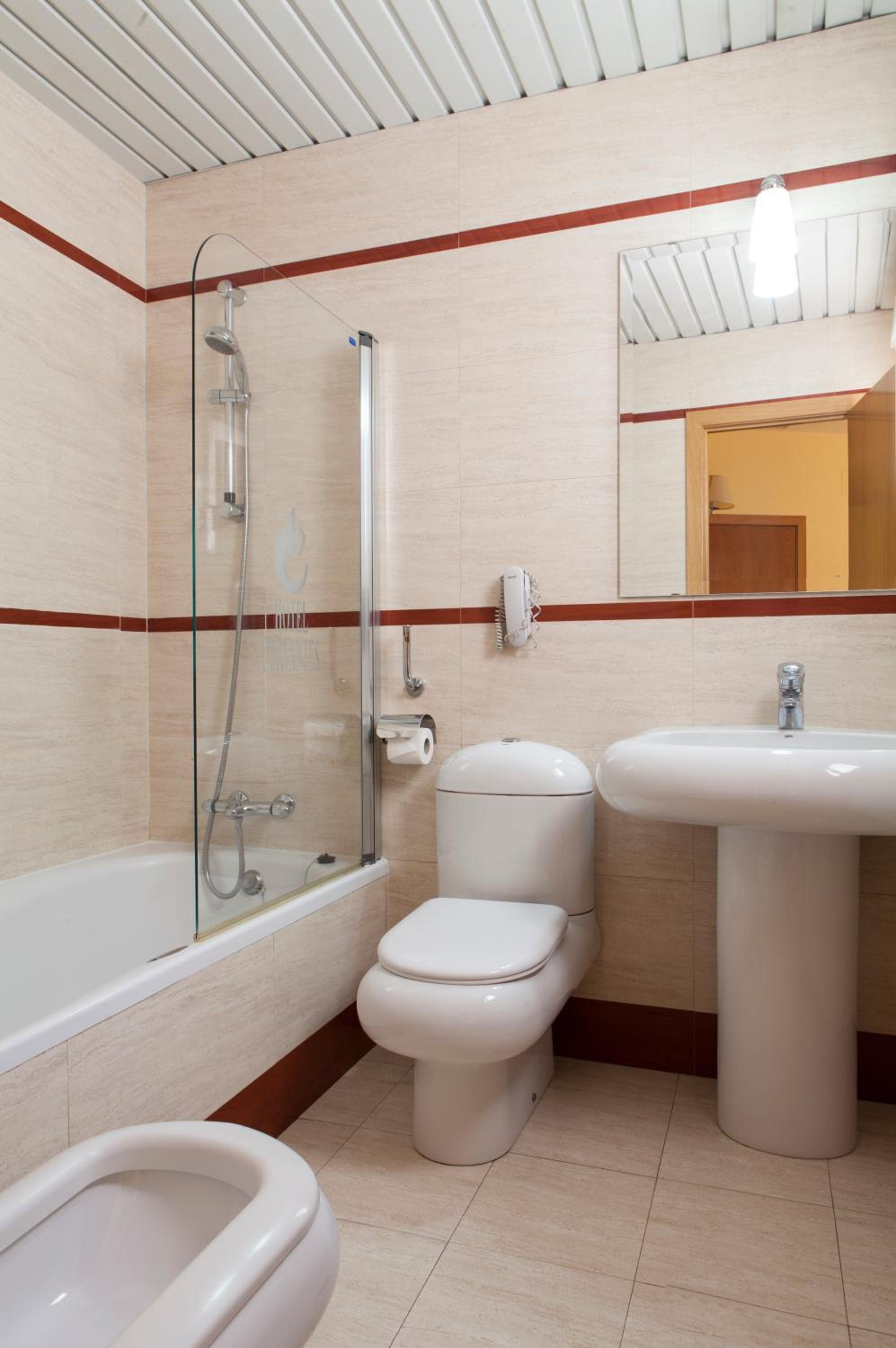 Double or Twin Room - Photo 5