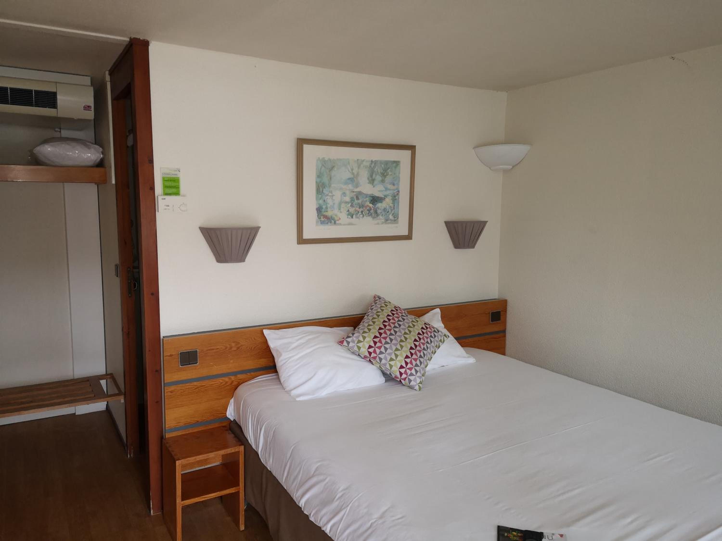Standard Double Room - Photo 3