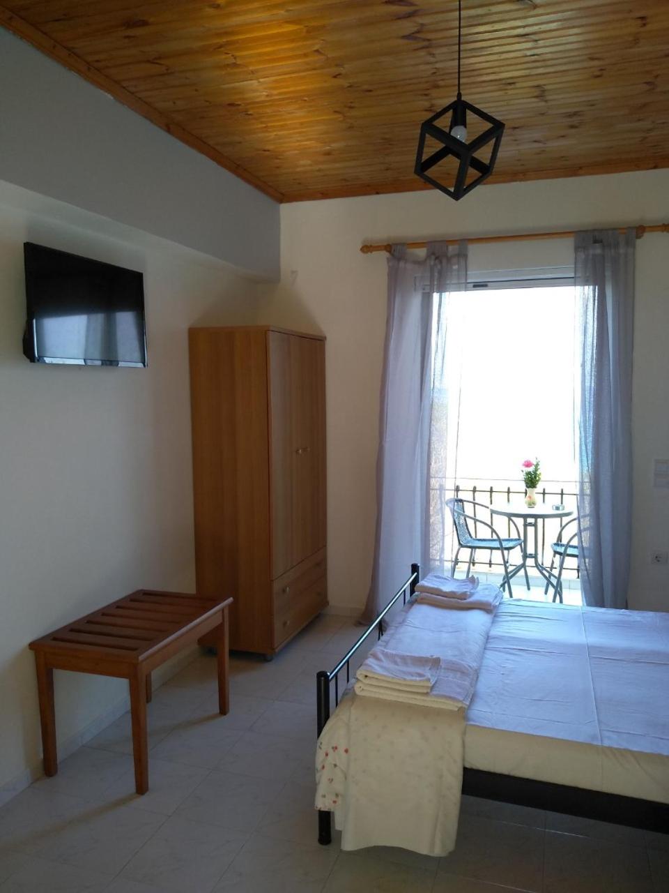 Standard Triple Room with Sea View photo 1