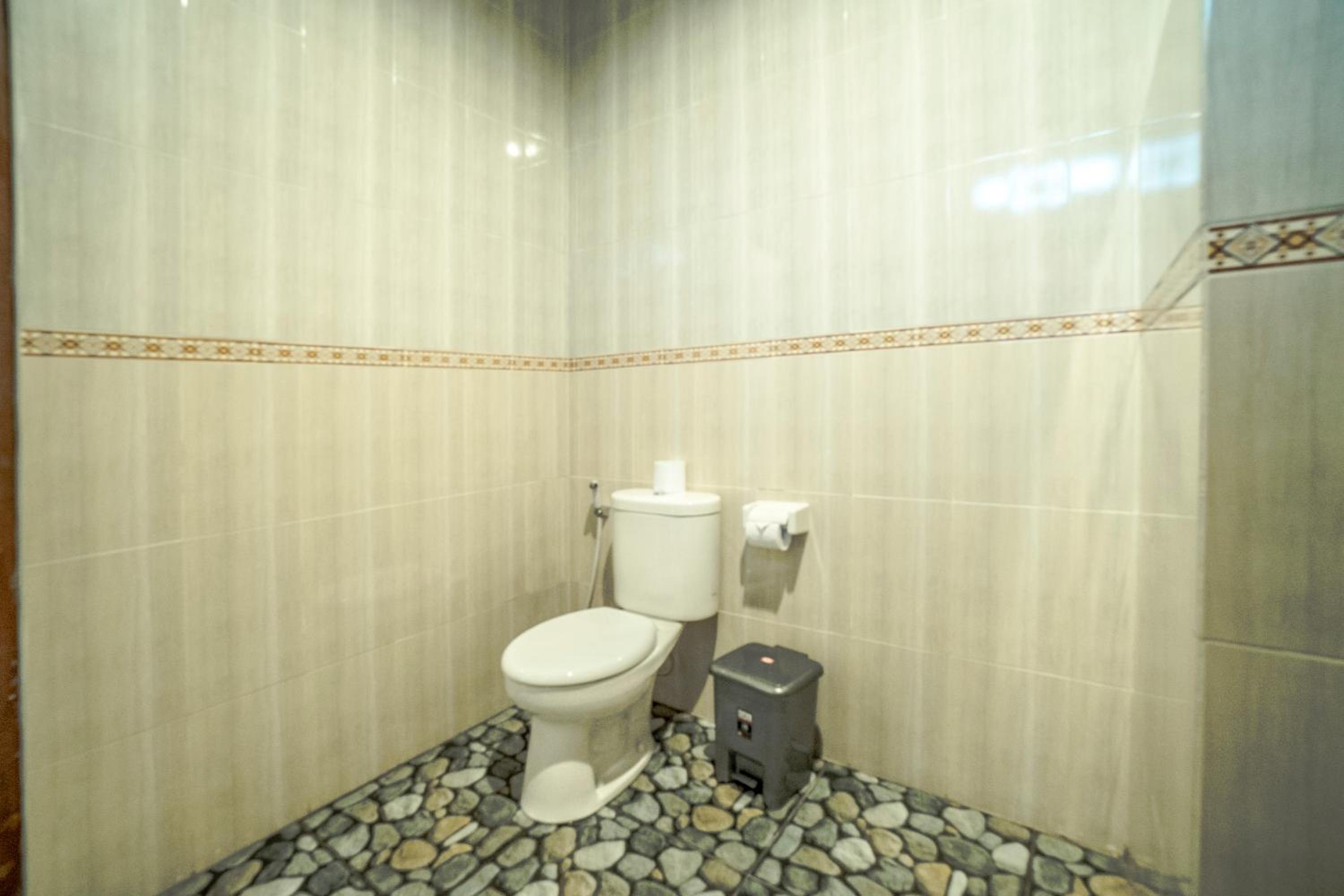 Double or Twin Room with Pool View - Photo 28