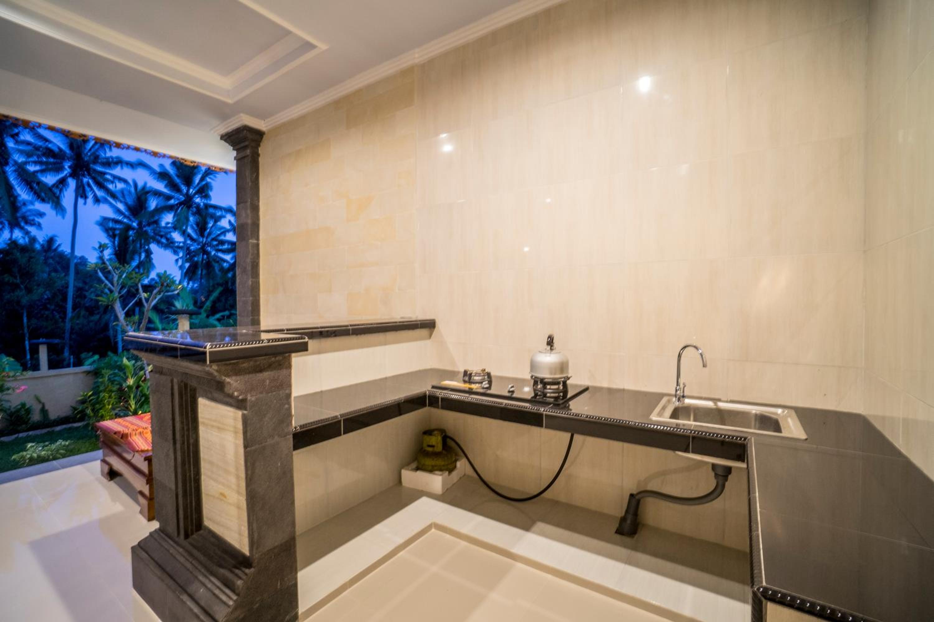 Double or Twin Room with Pool View - Photo 6