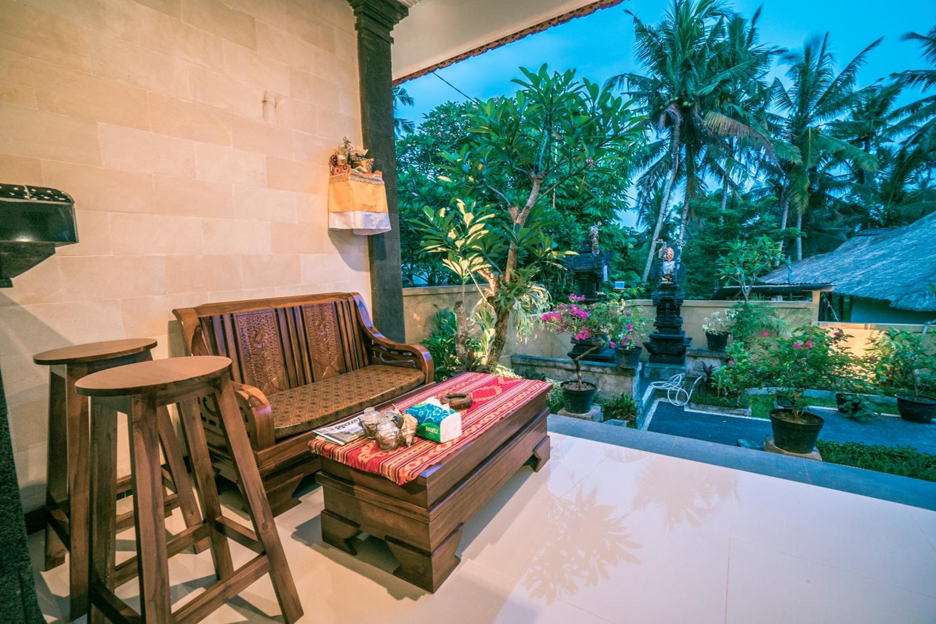 Double or Twin Room with Pool View - Photo 8