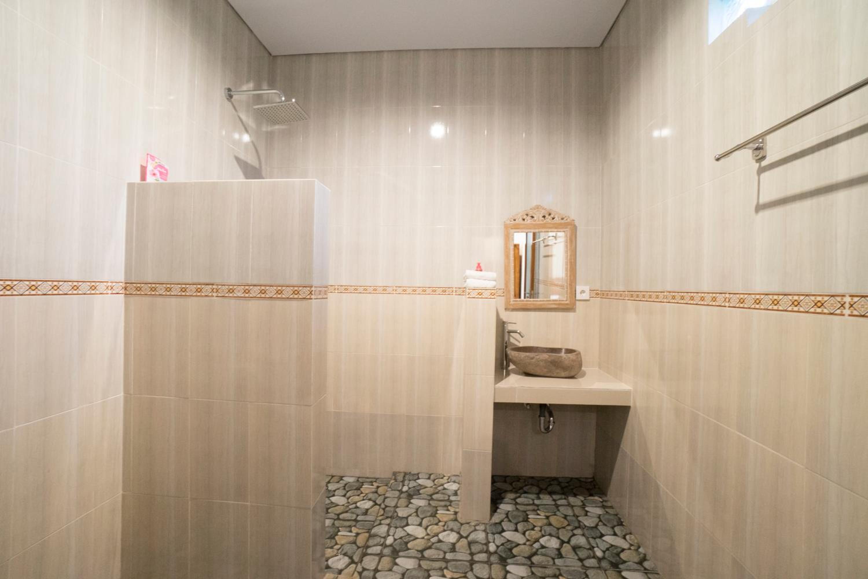 Double or Twin Room with Pool View - Photo 10