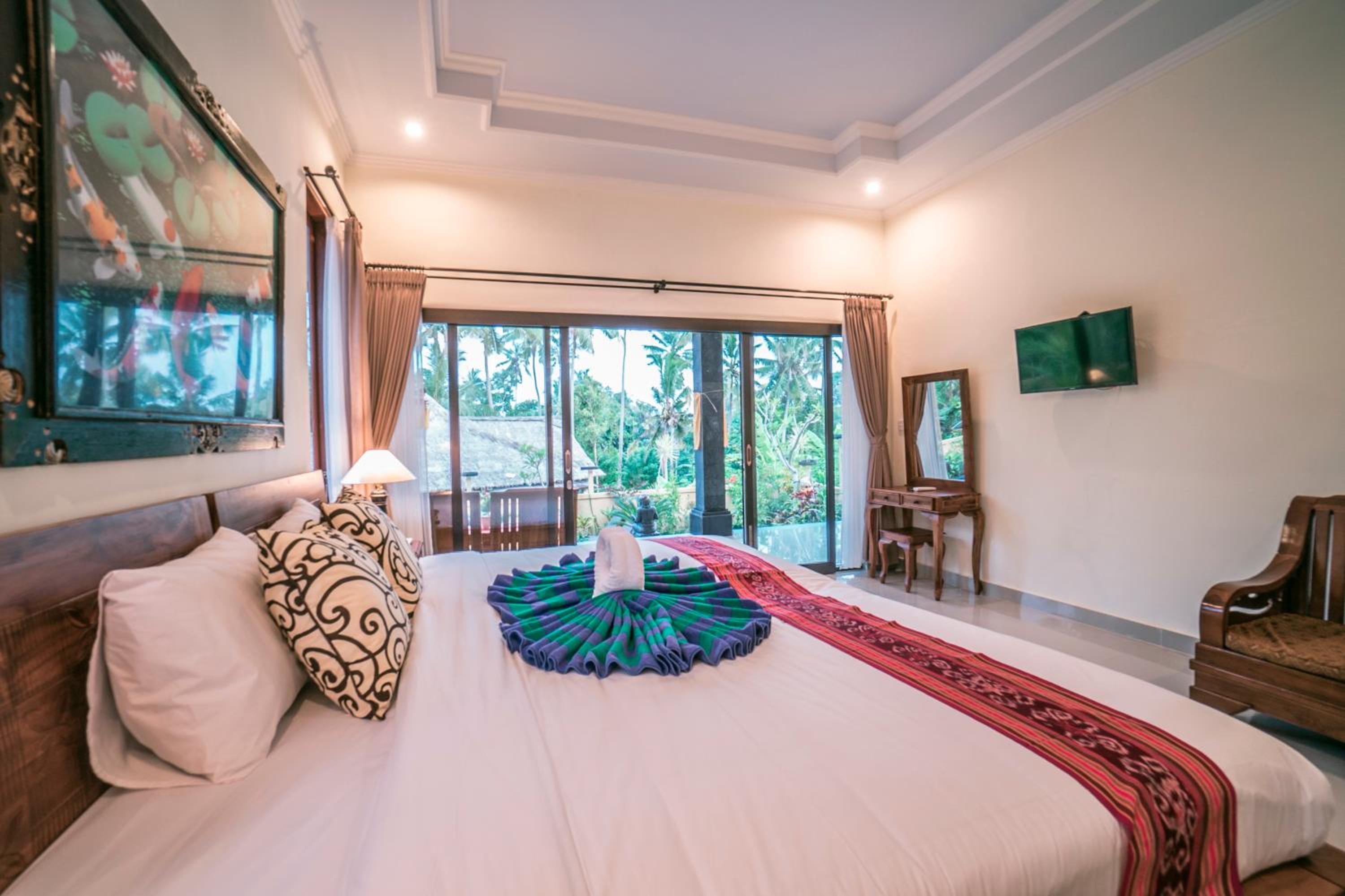Double or Twin Room with Pool View - Photo 13