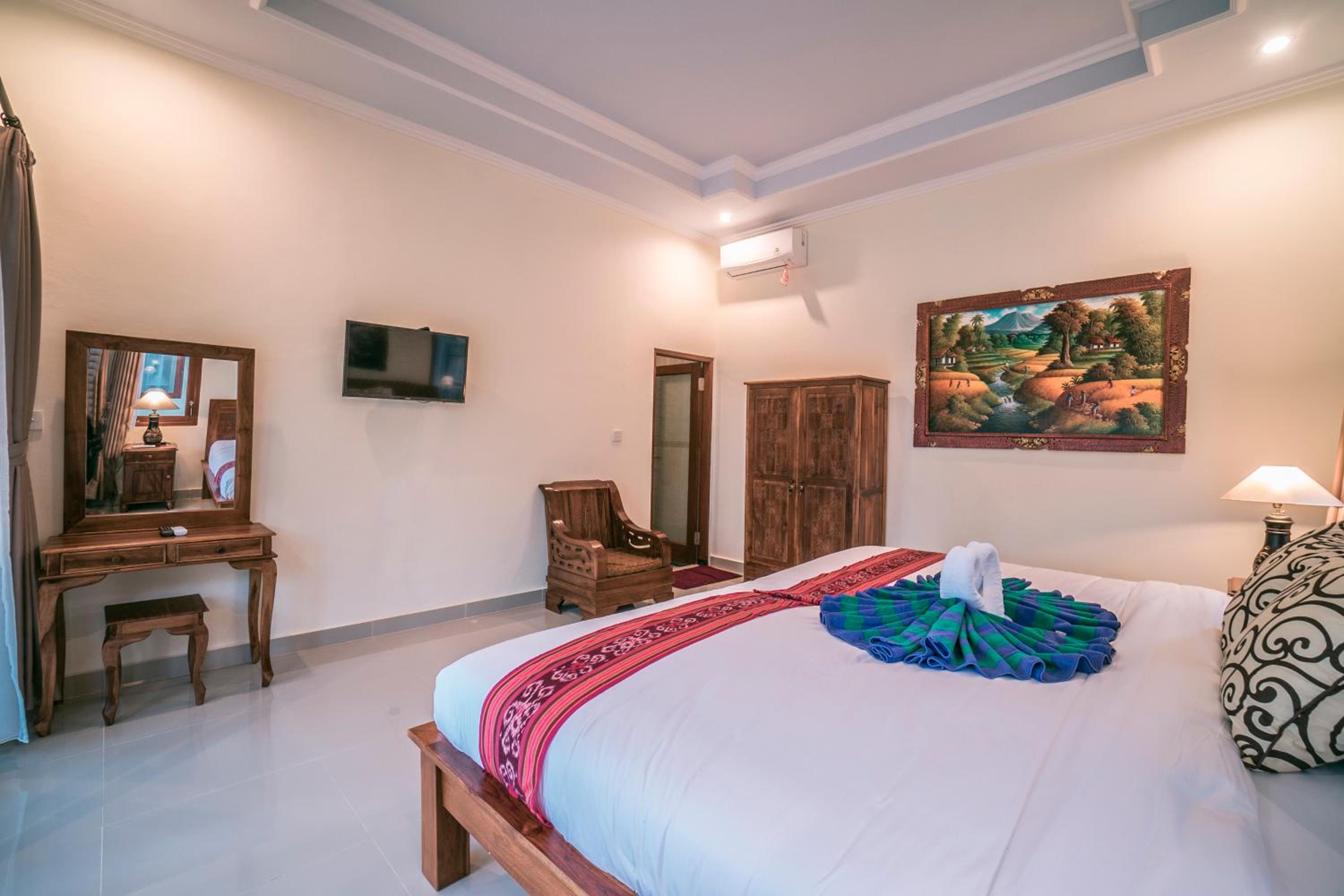 Double or Twin Room with Pool View - Photo 15