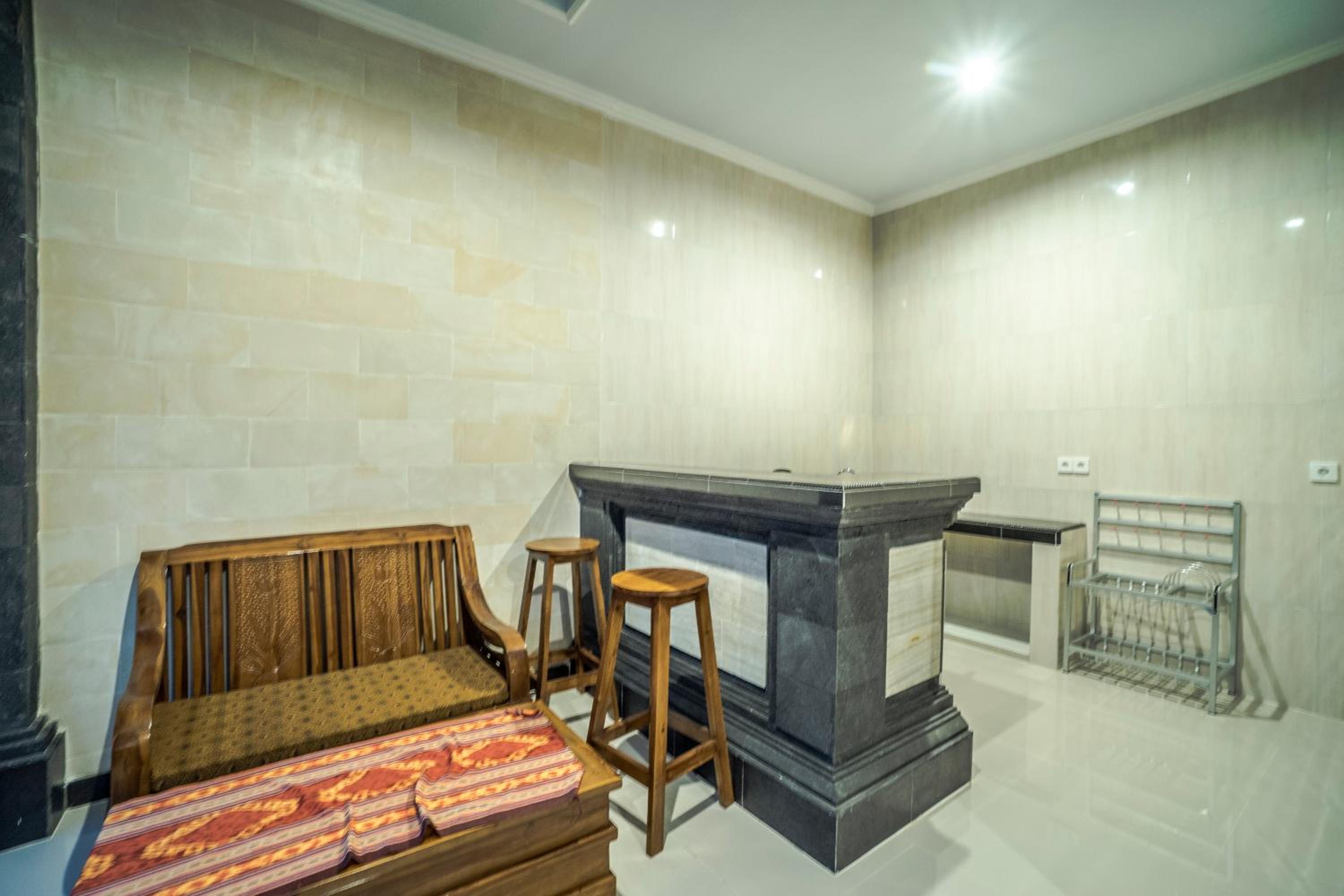 Double or Twin Room with Pool View - Photo 16