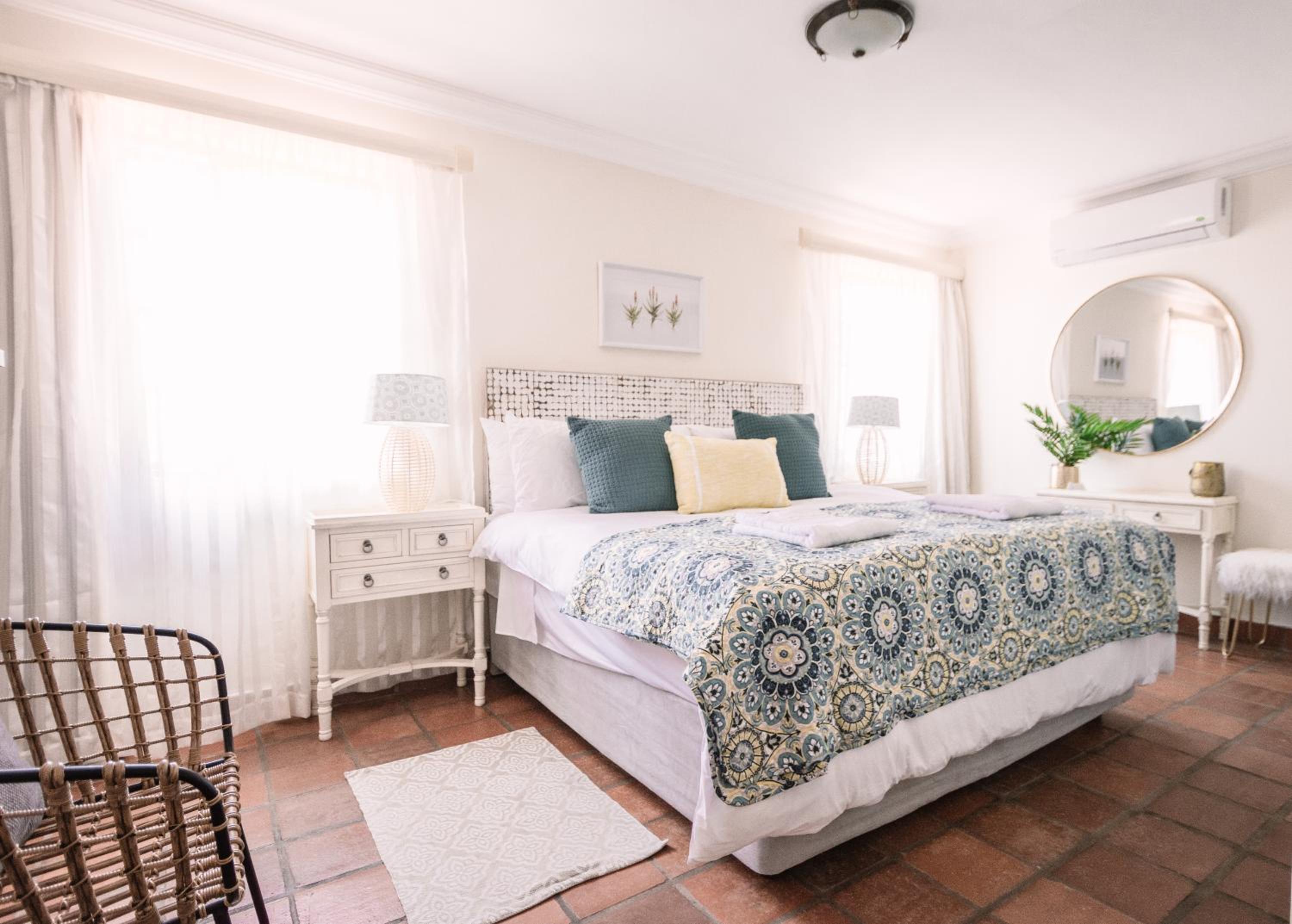 Standard Suite - Photo 7