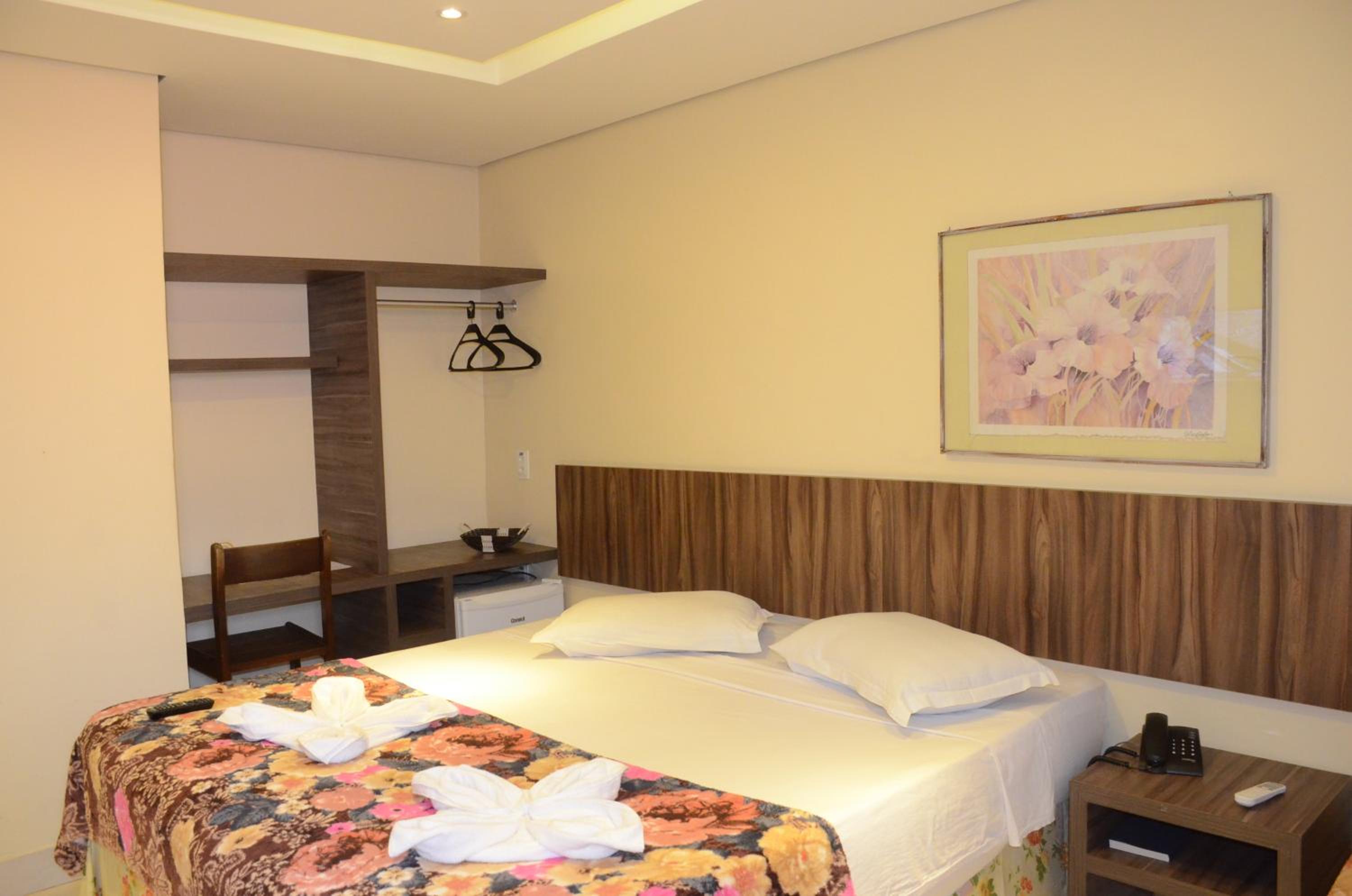 Standard Twin Room - Photo 2