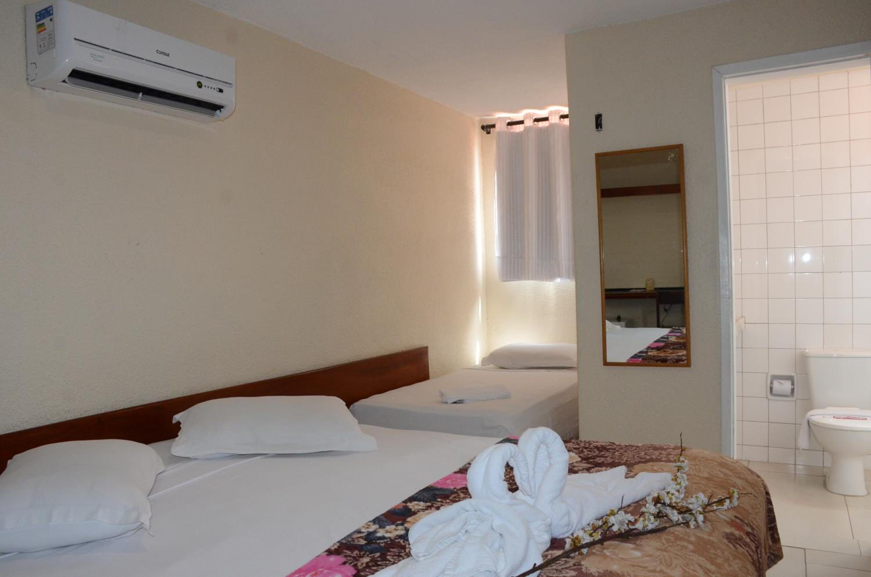 Standard Twin Room - Photo 3