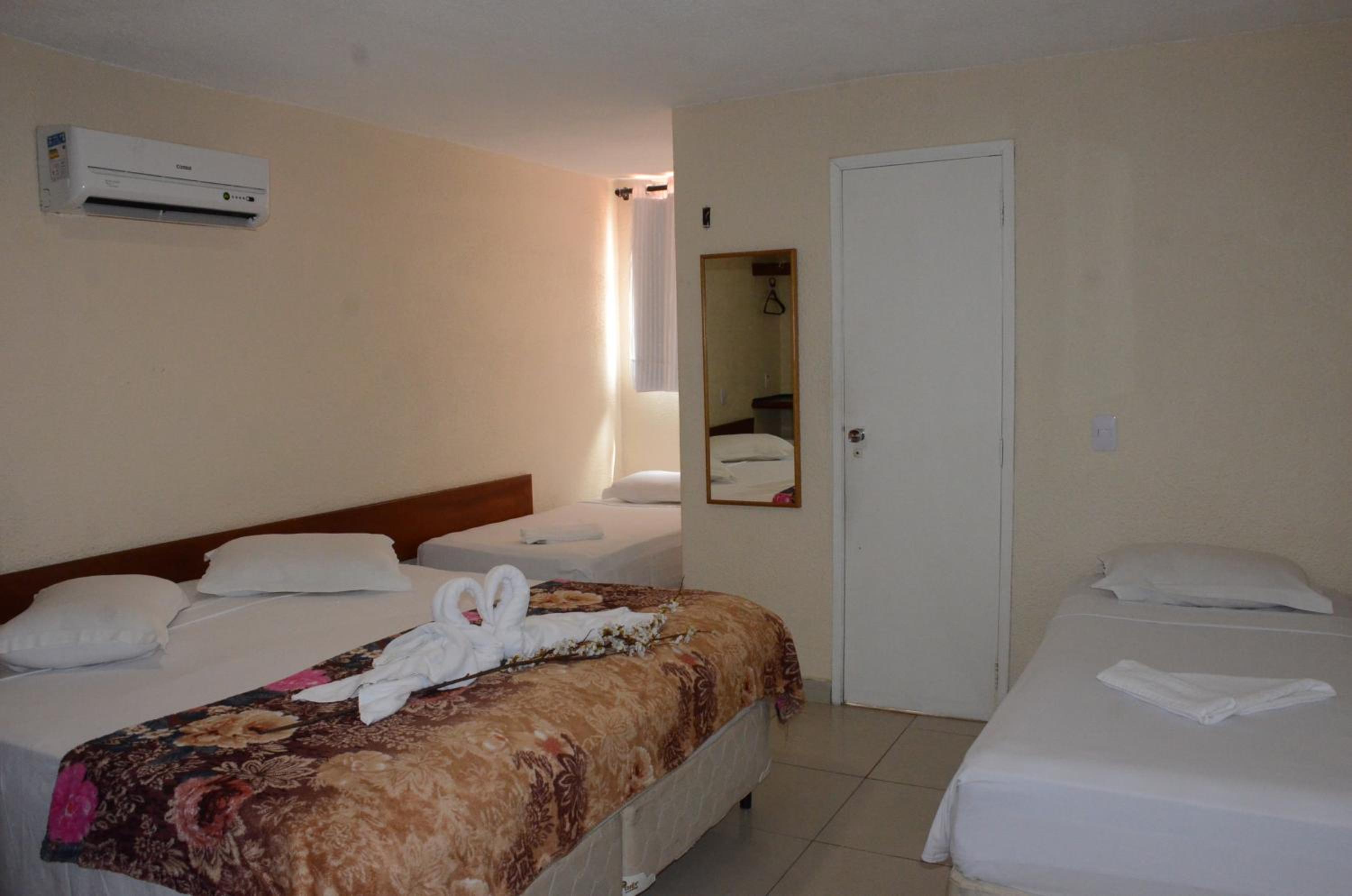 Standard Twin Room - Photo 1