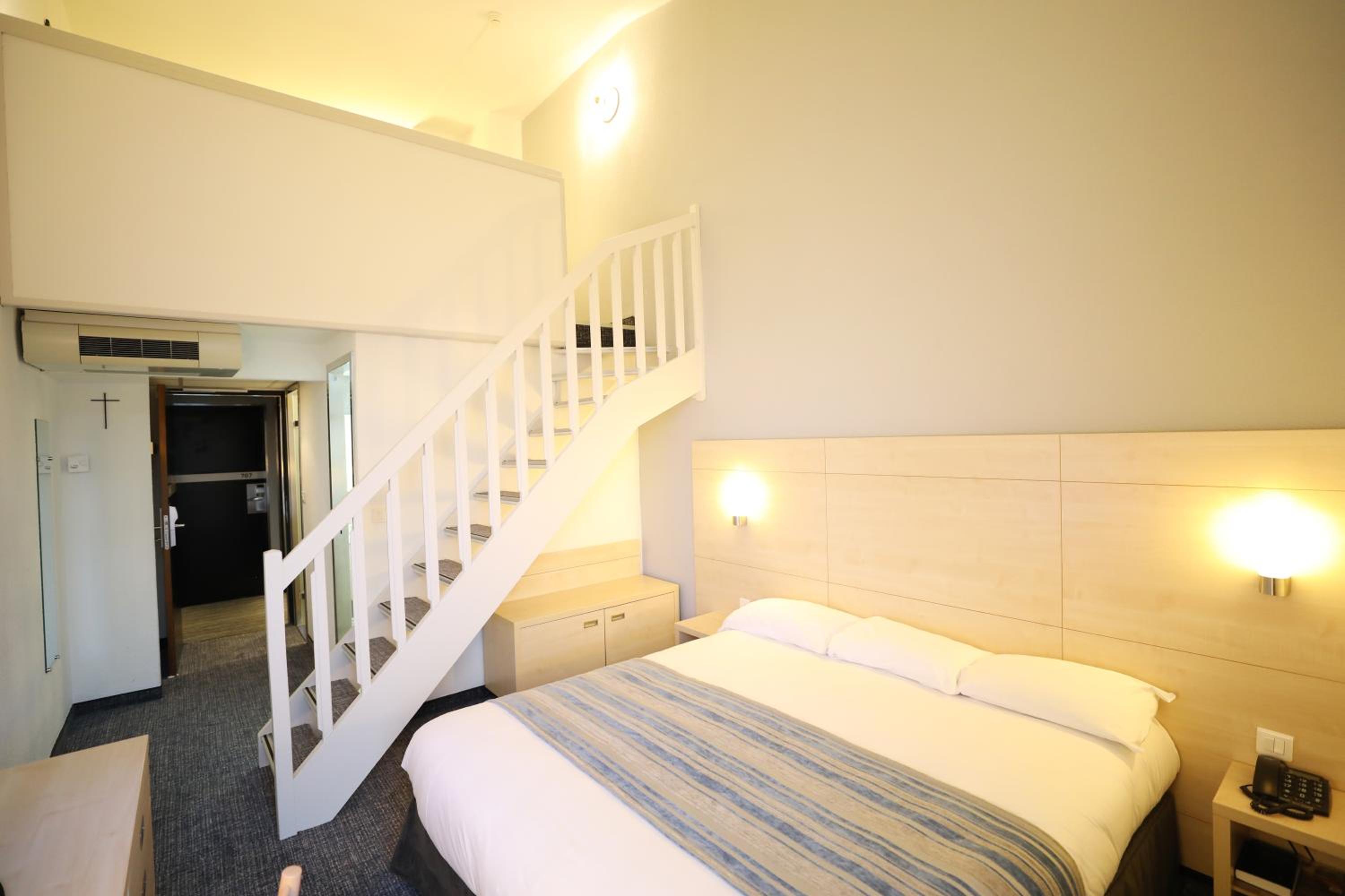 Quadruple Room - Photo 7