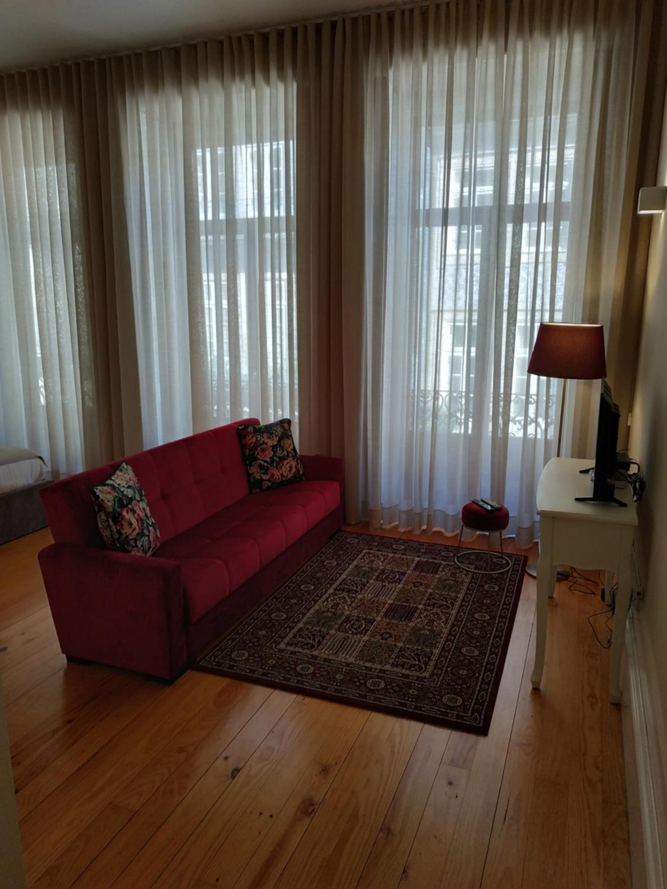 Apartment with Balcony - Photo 14