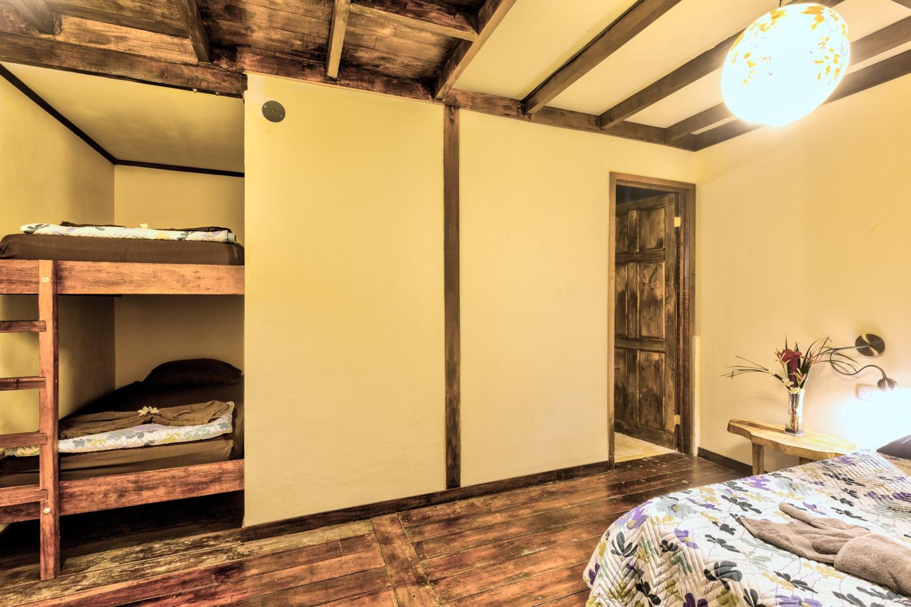 Junior Suite with Balcony - Photo 3