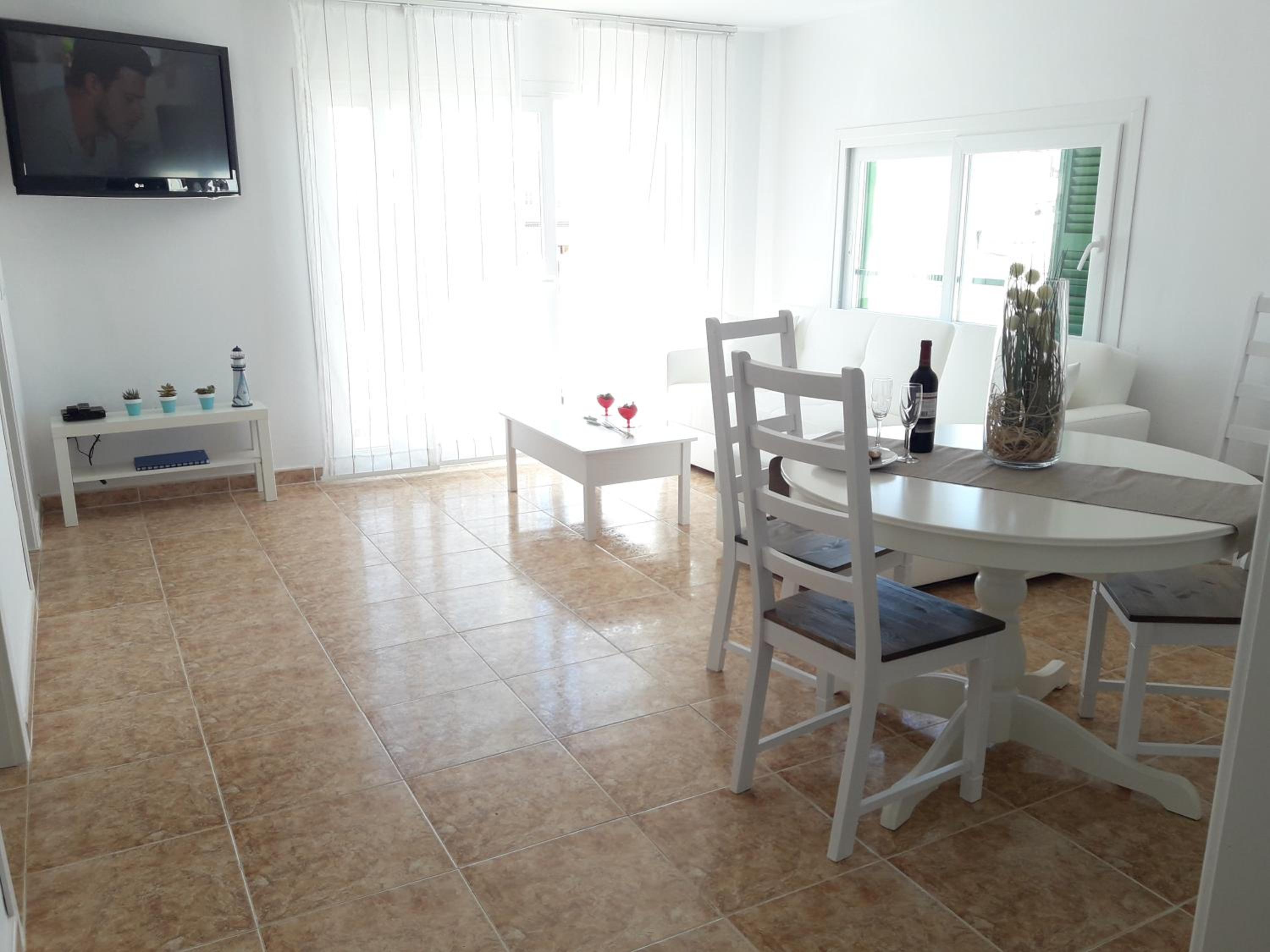 Apartamento con Balcón
