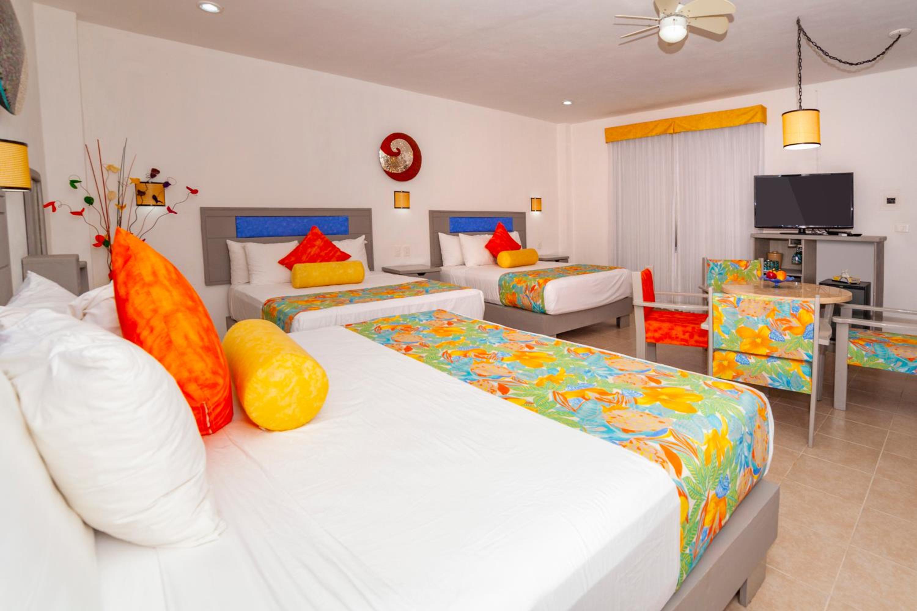Deluxe Family Room - Photo 1