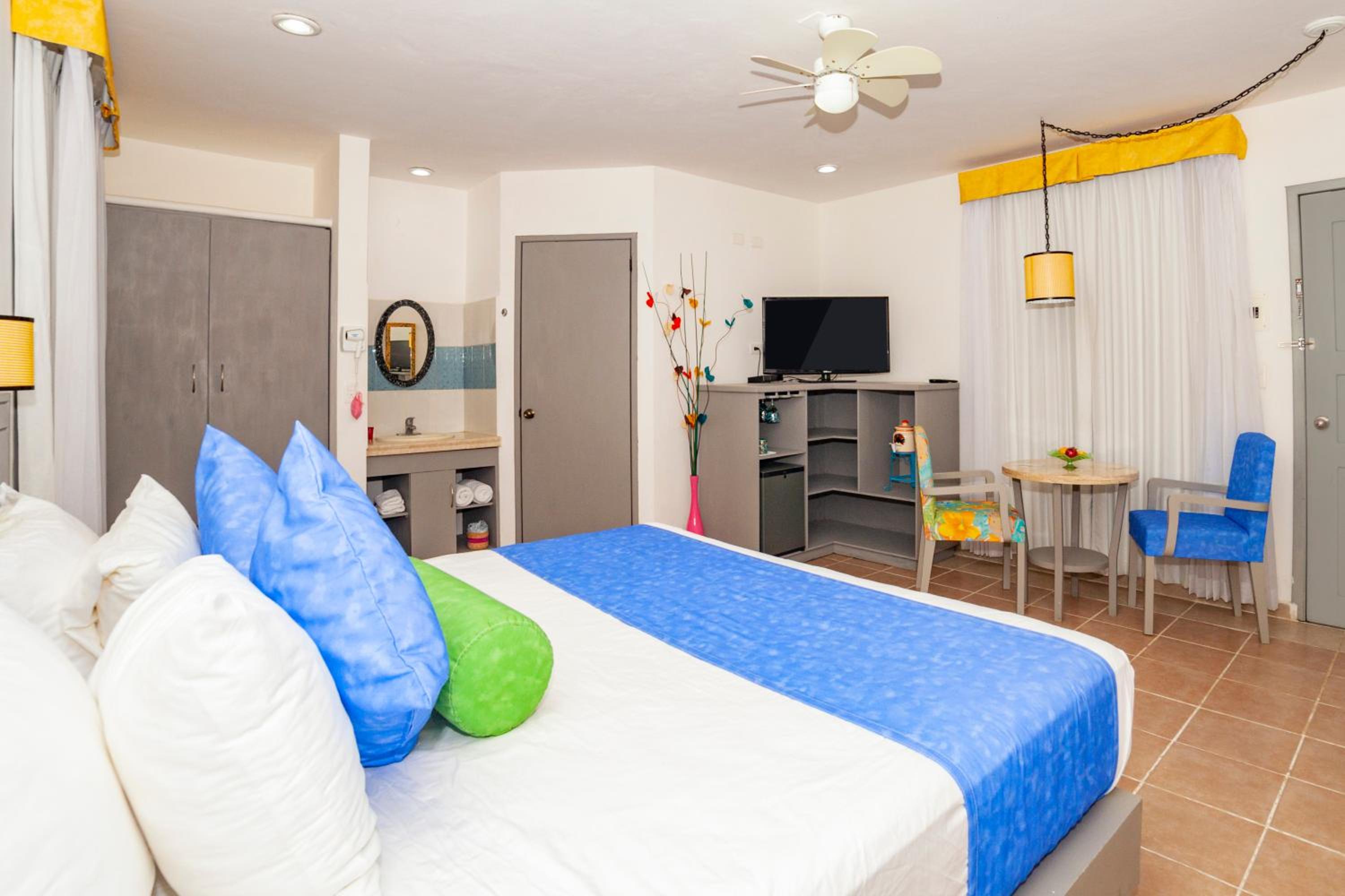 Superior King Room - Photo 6