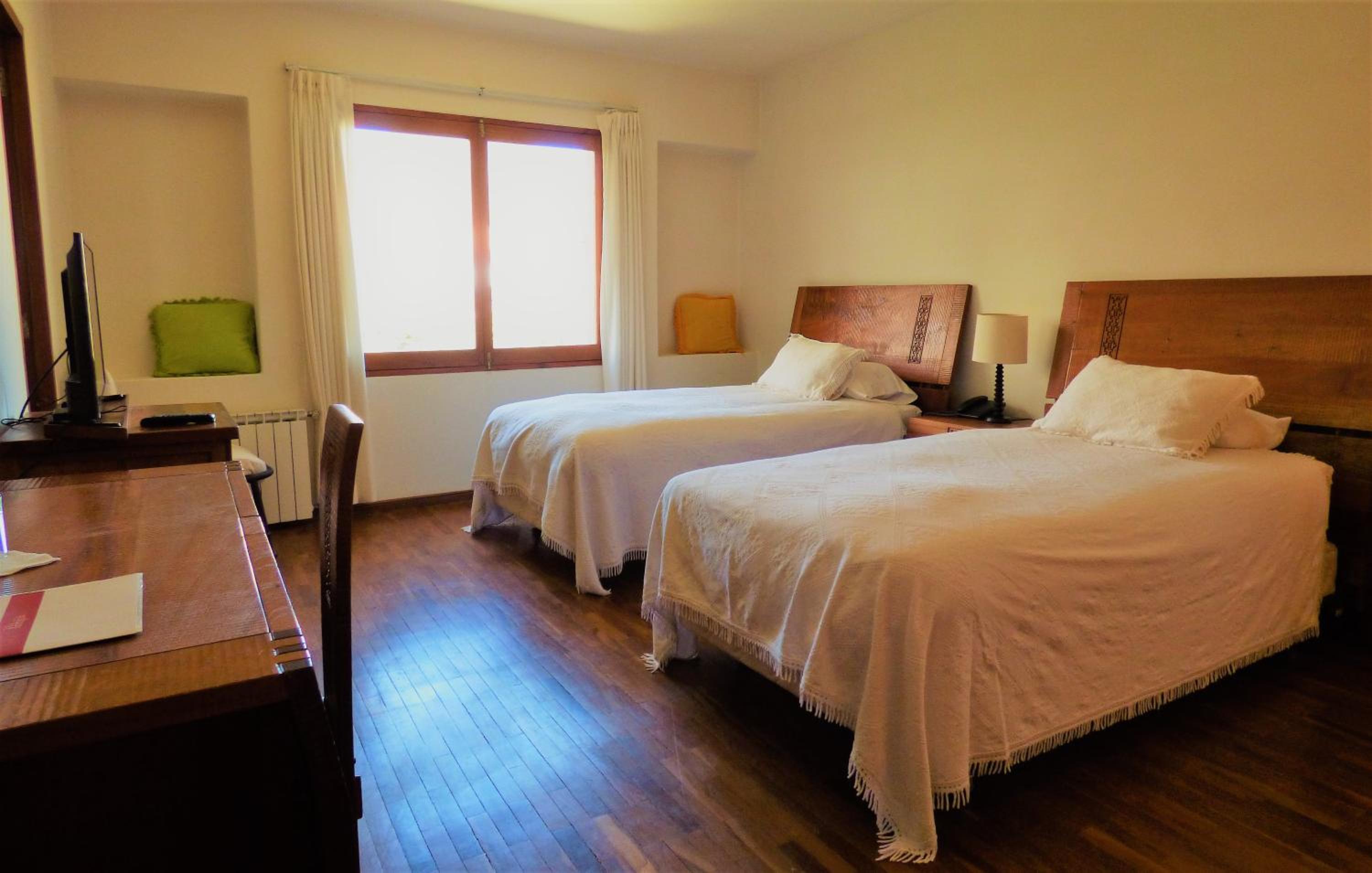 Twin Room - Photo 3