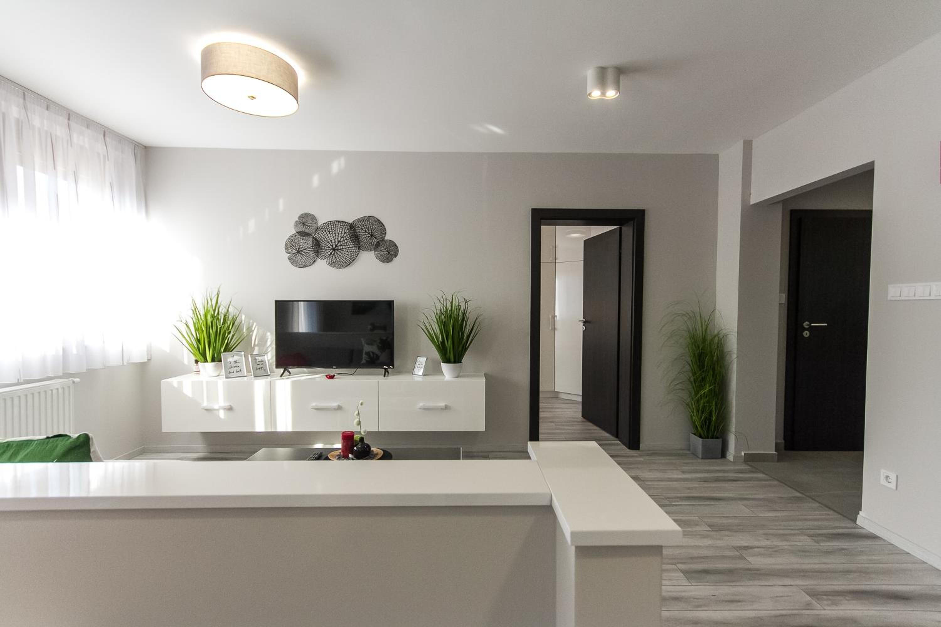 Two-Bedroom Apartment - Photo 2