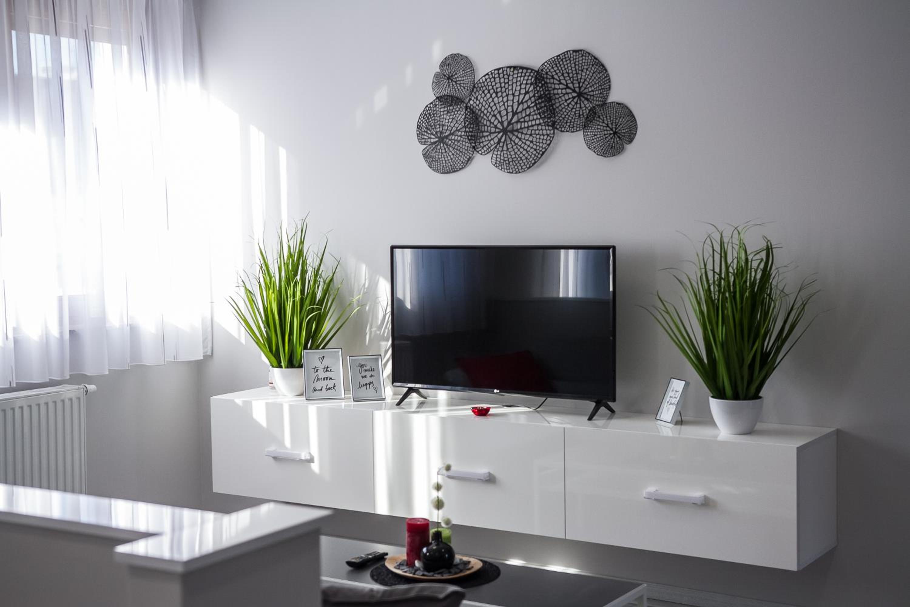 Two-Bedroom Apartment - Photo 5
