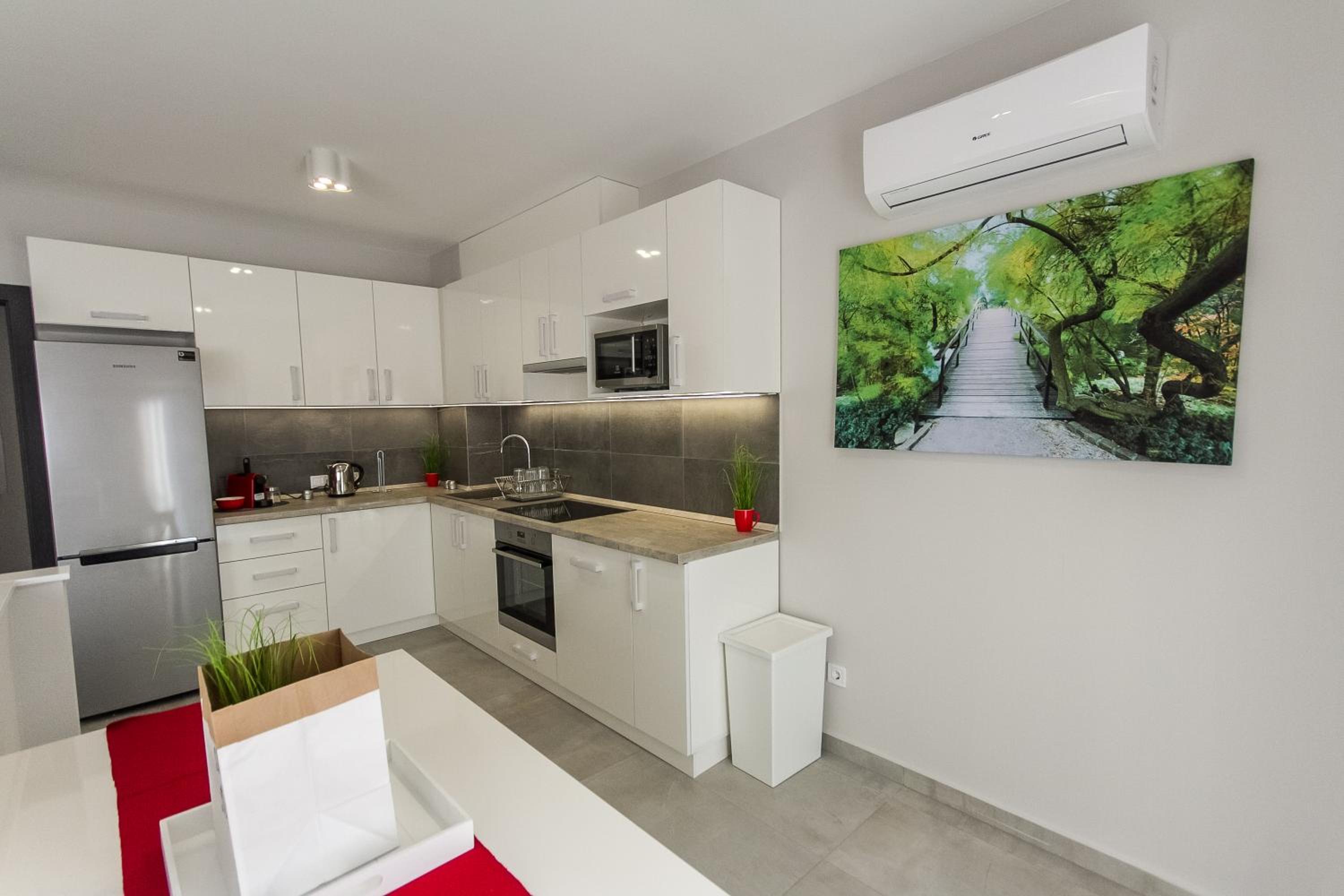 Two-Bedroom Apartment - Photo 3