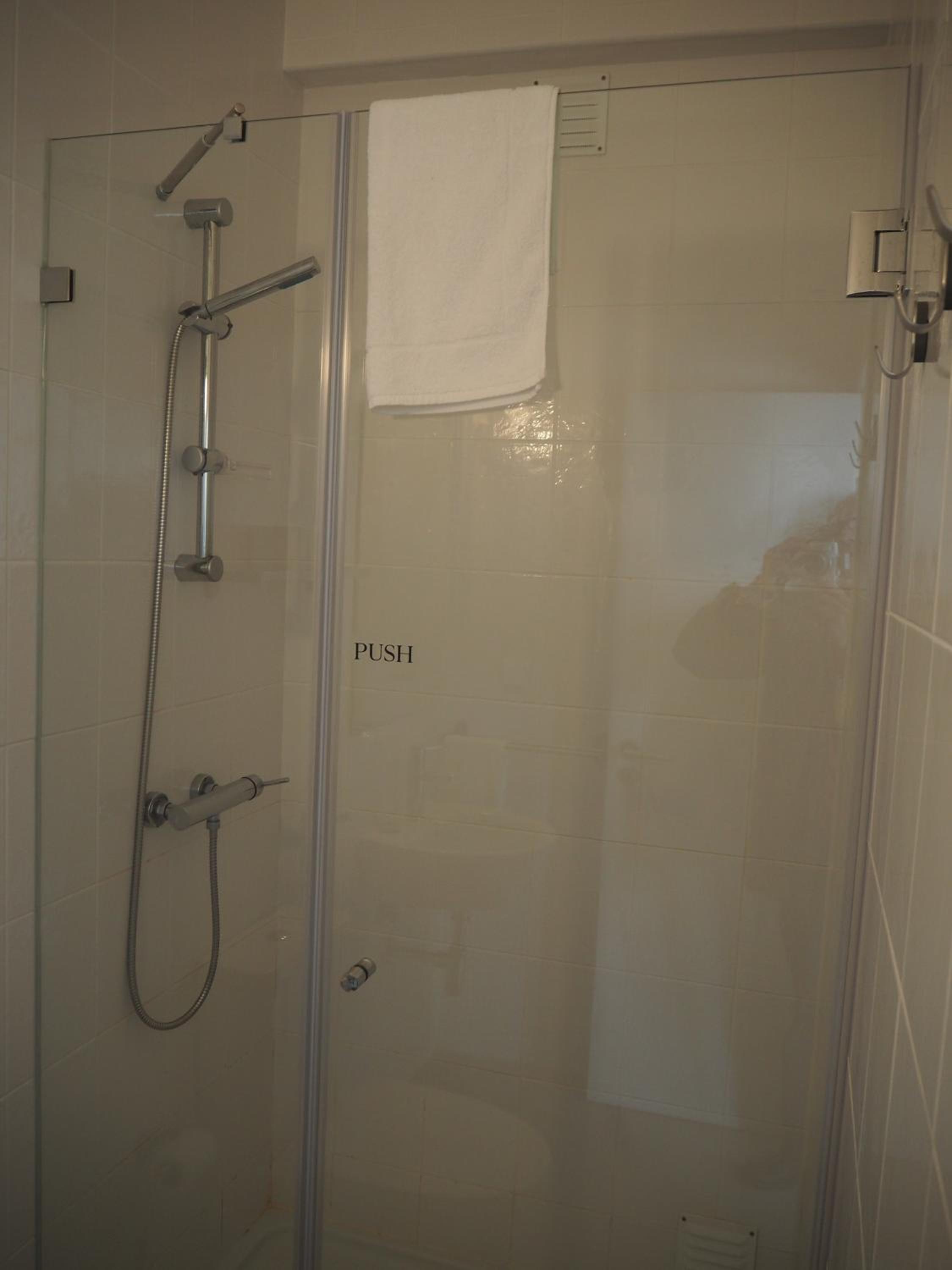 Deluxe Triple Room with Sea View - Photo 8