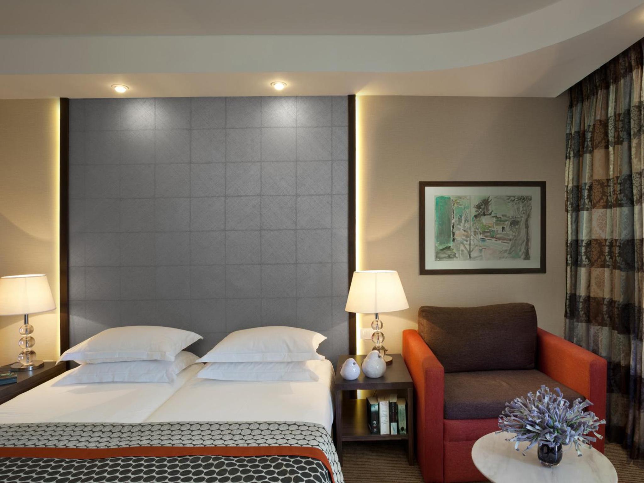Standard Double or Twin Room photo 3
