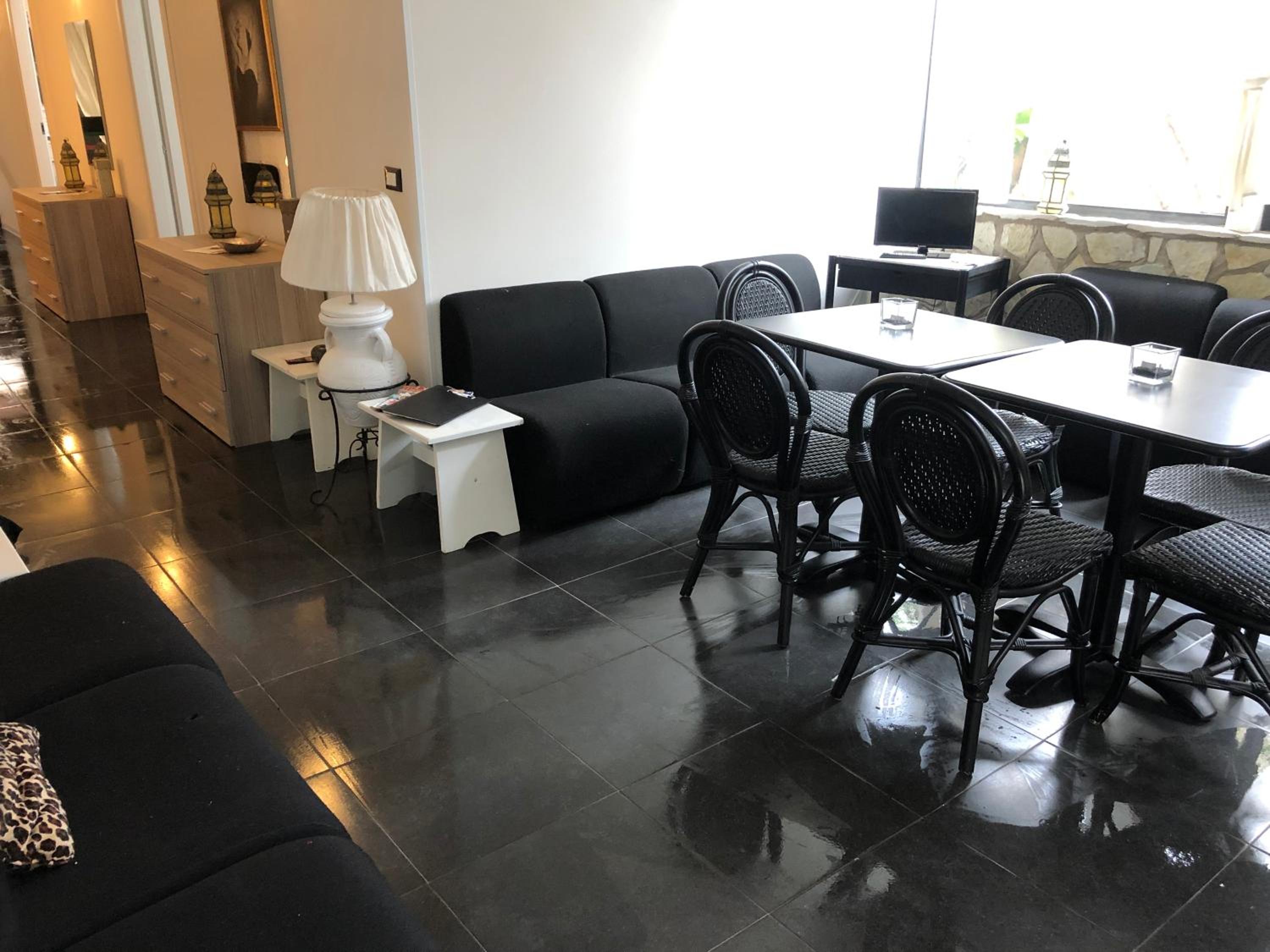Double Room - Photo 23