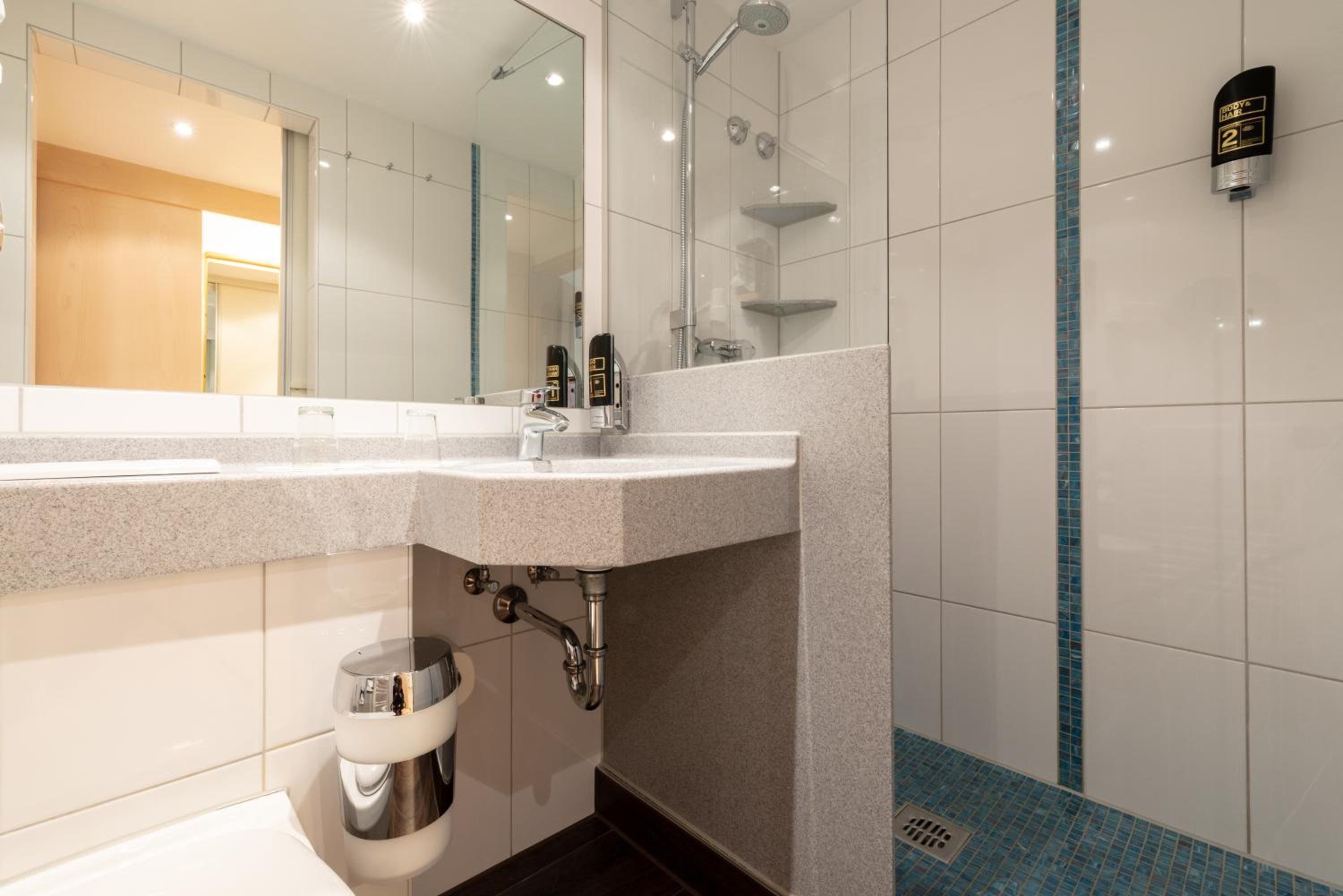Double Room with Private Bathroom photo 2
