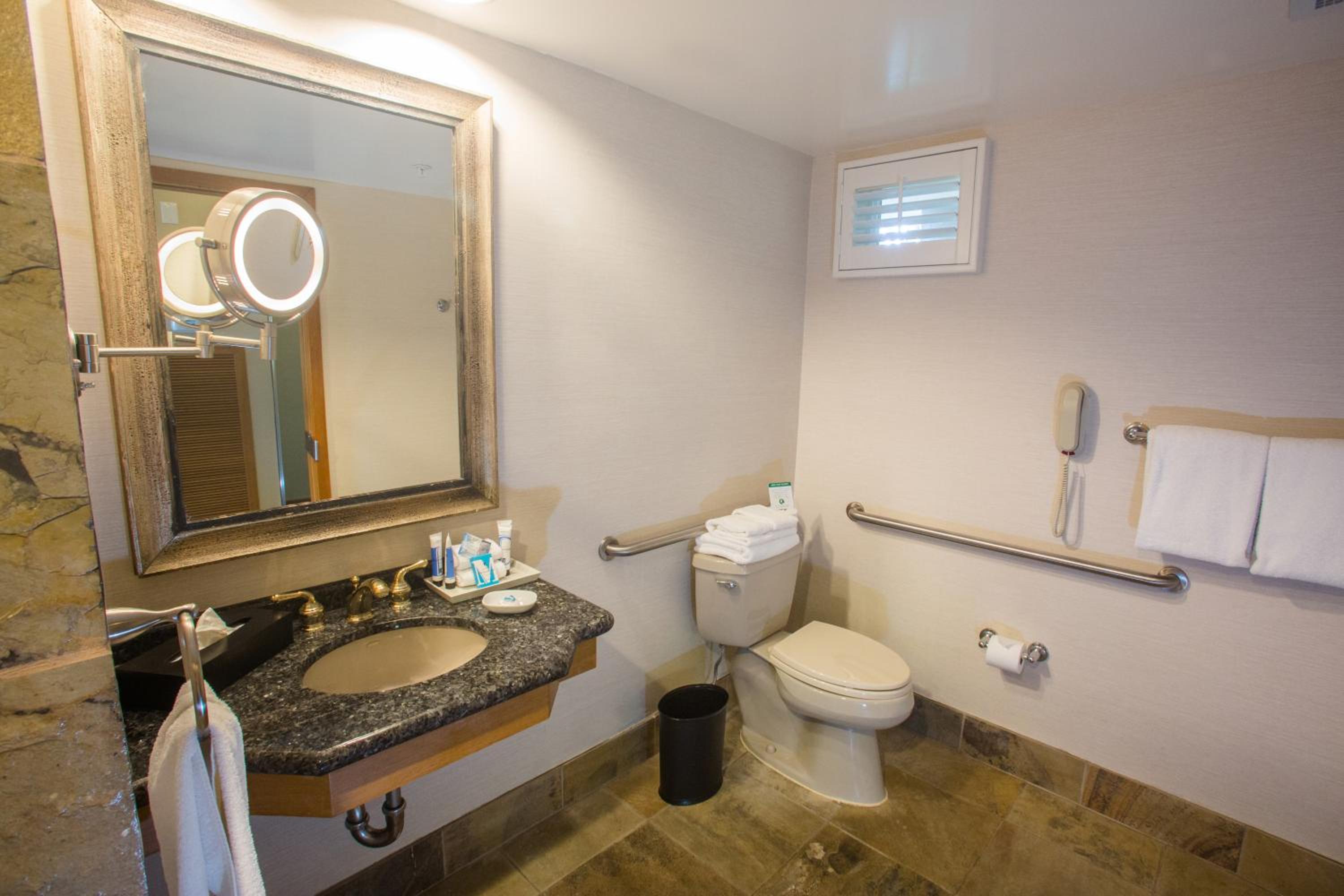 Standard Room, 1 King Bed, Accessible - Photo 2