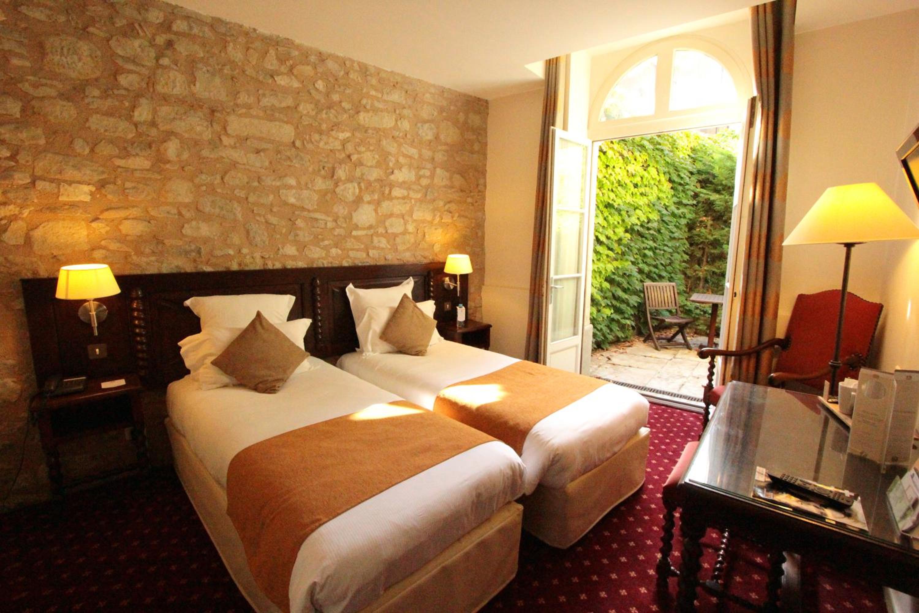 Superior Twin Room - Photo 4