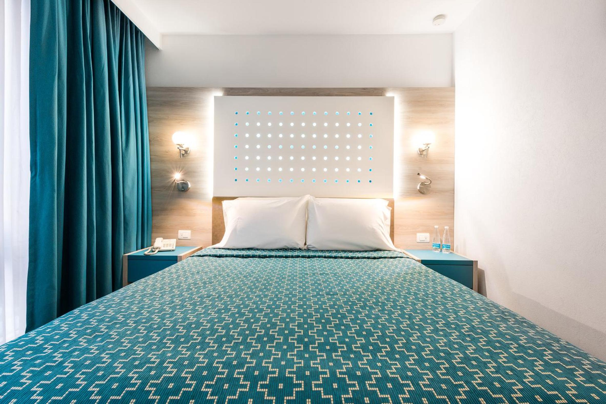 Queen Room photo 1