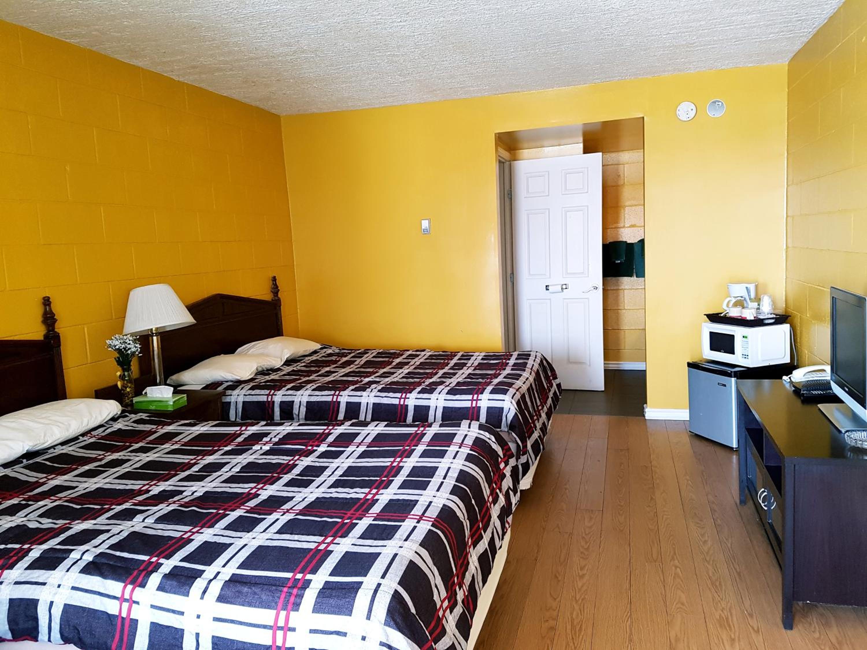 Large Double or Twin Room photo 1