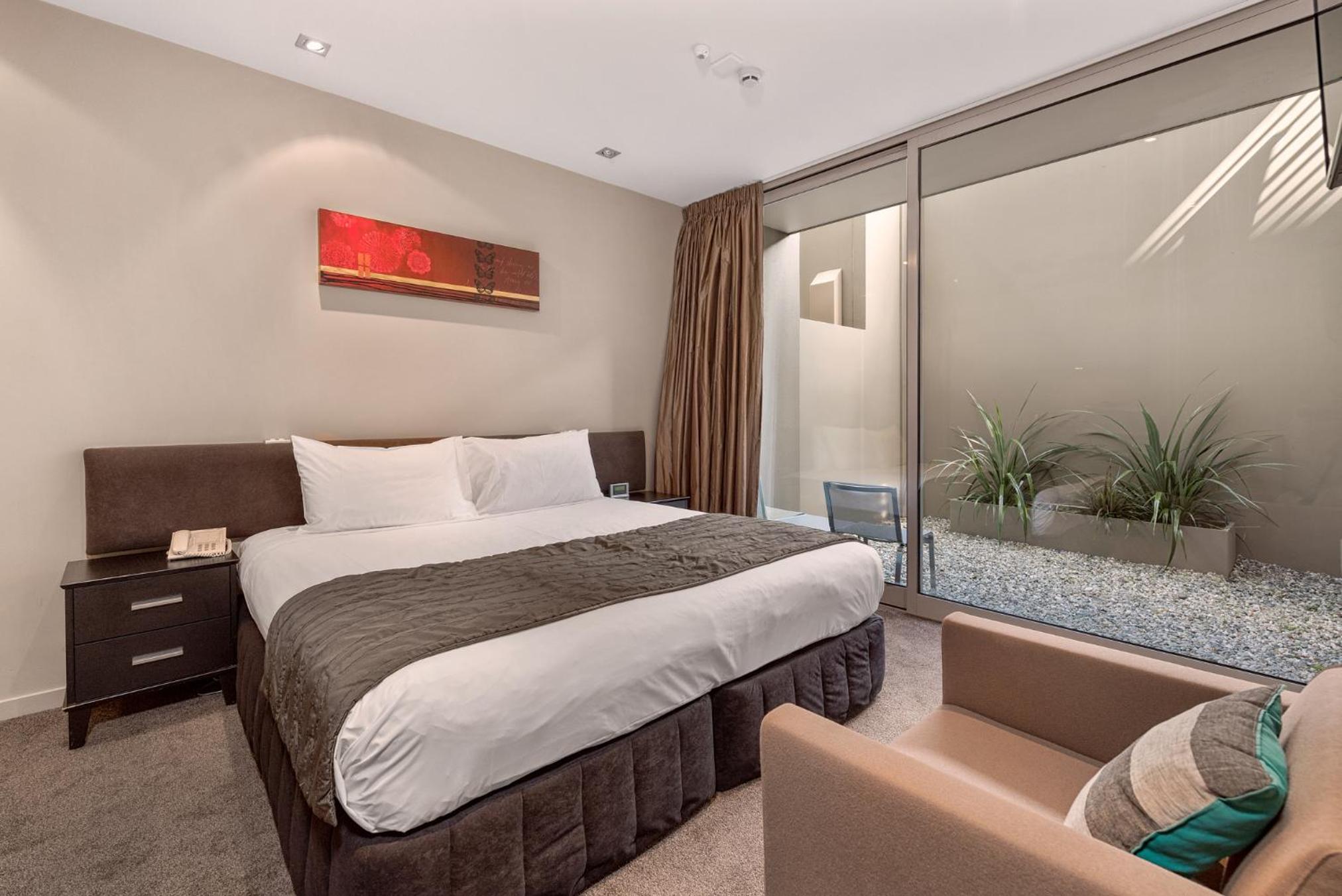 Ensuite Bedroom (No View) - Photo 5